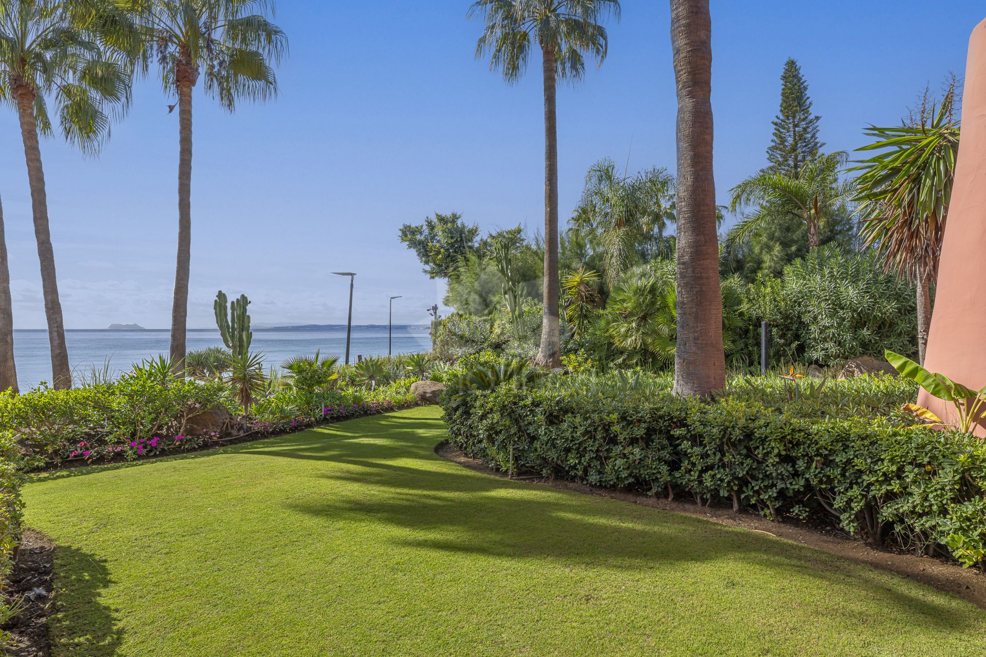 Apartment in Cabo Bermejo, Estepona
