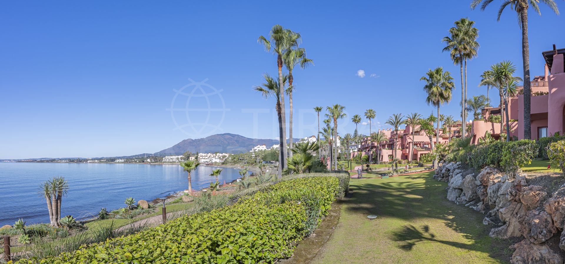 Apartment in Cabo Bermejo, Estepona