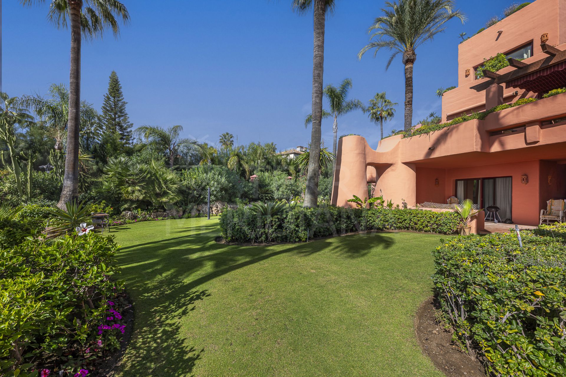 Apartment in Cabo Bermejo, Estepona
