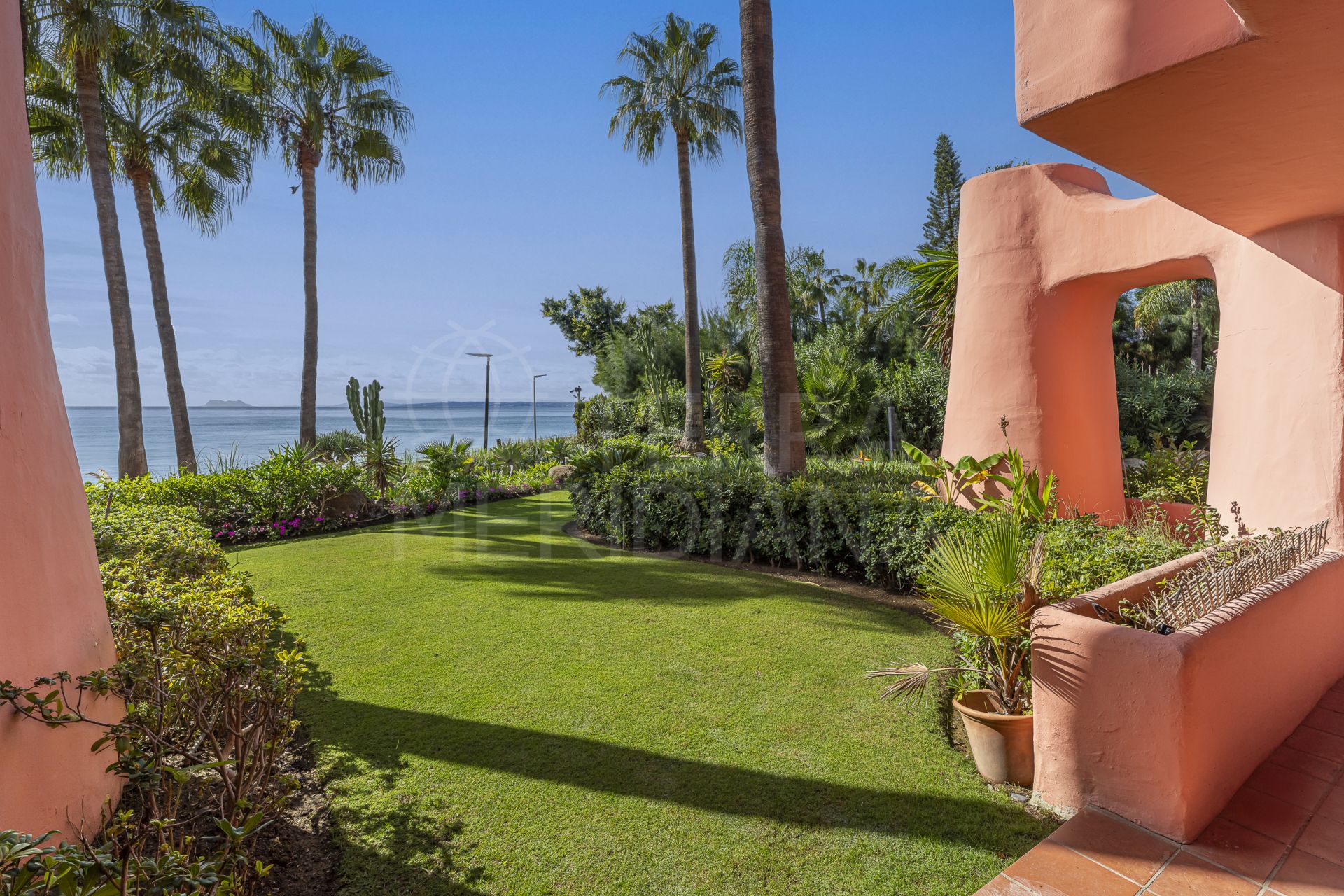 Apartment in Cabo Bermejo, Estepona