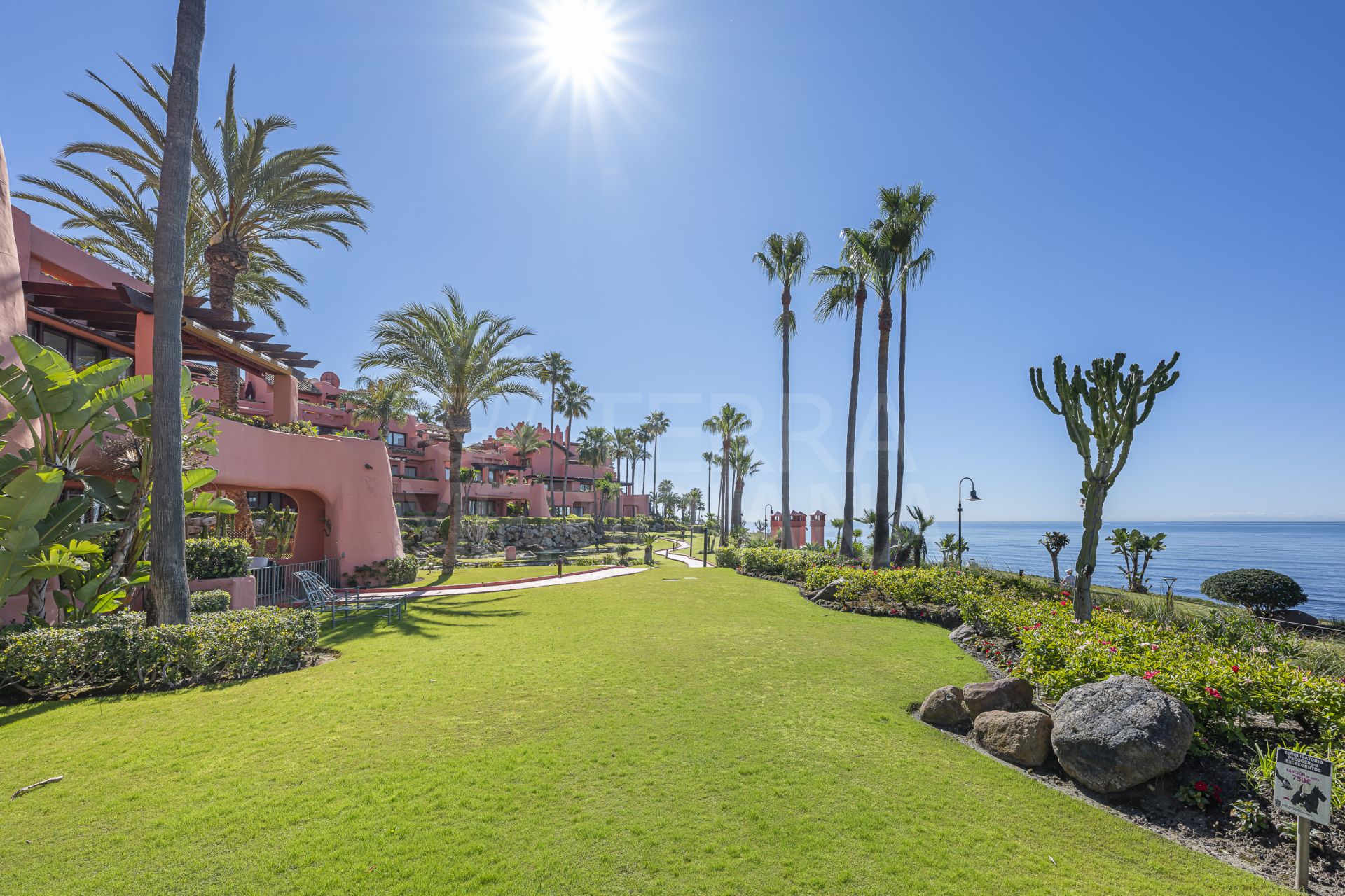 Apartment in Cabo Bermejo, Estepona