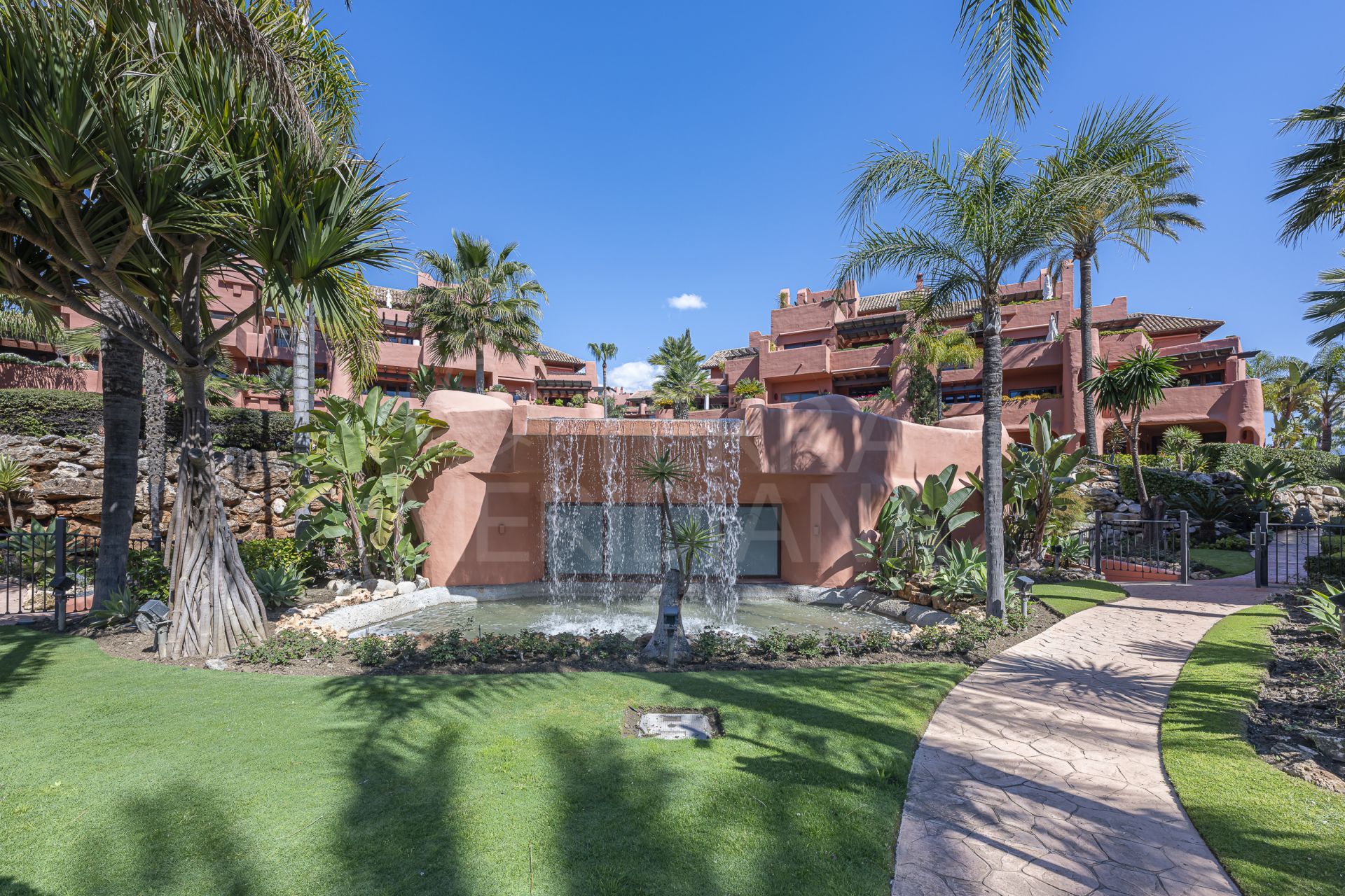 Penthouse in Torre Bermeja, Estepona