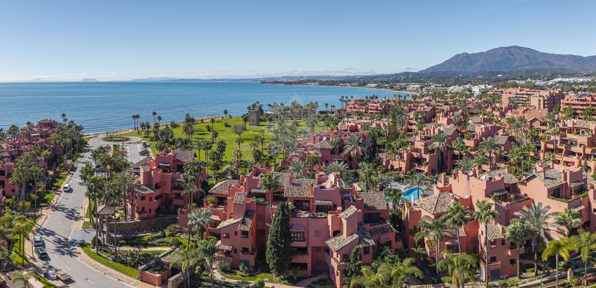 Penthouse in Torre Bermeja, Estepona