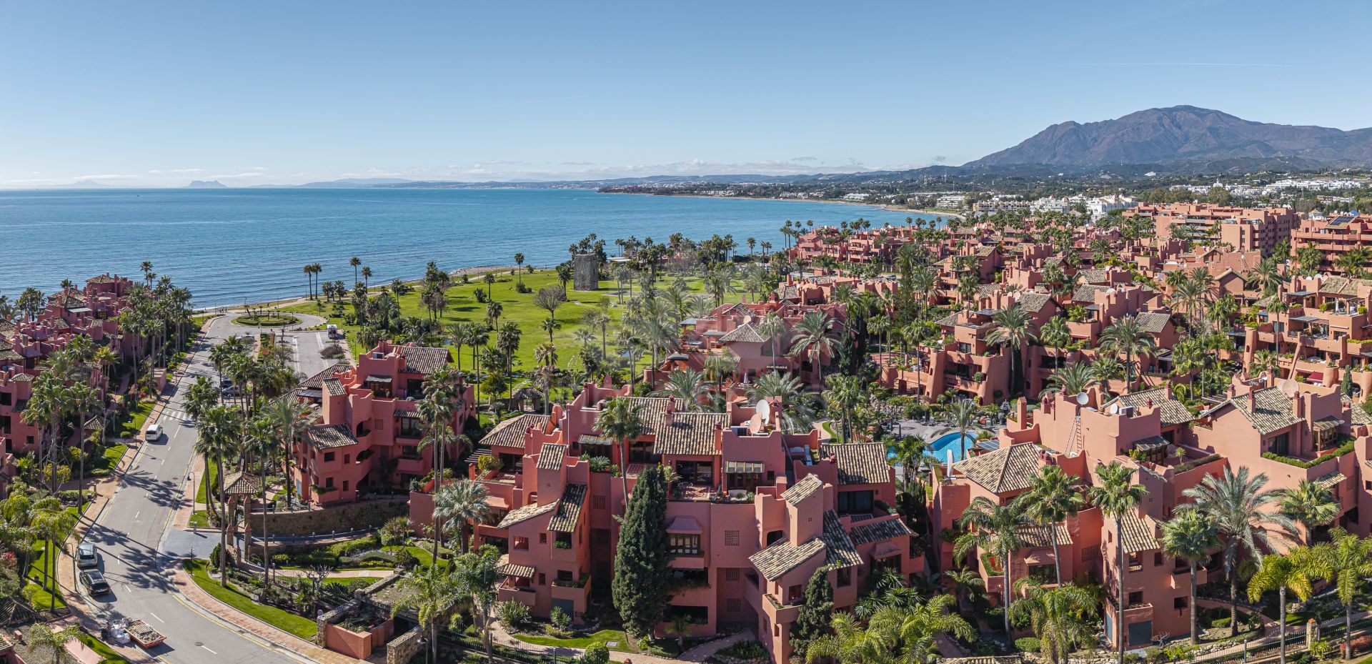 Penthouse in Torre Bermeja, Estepona