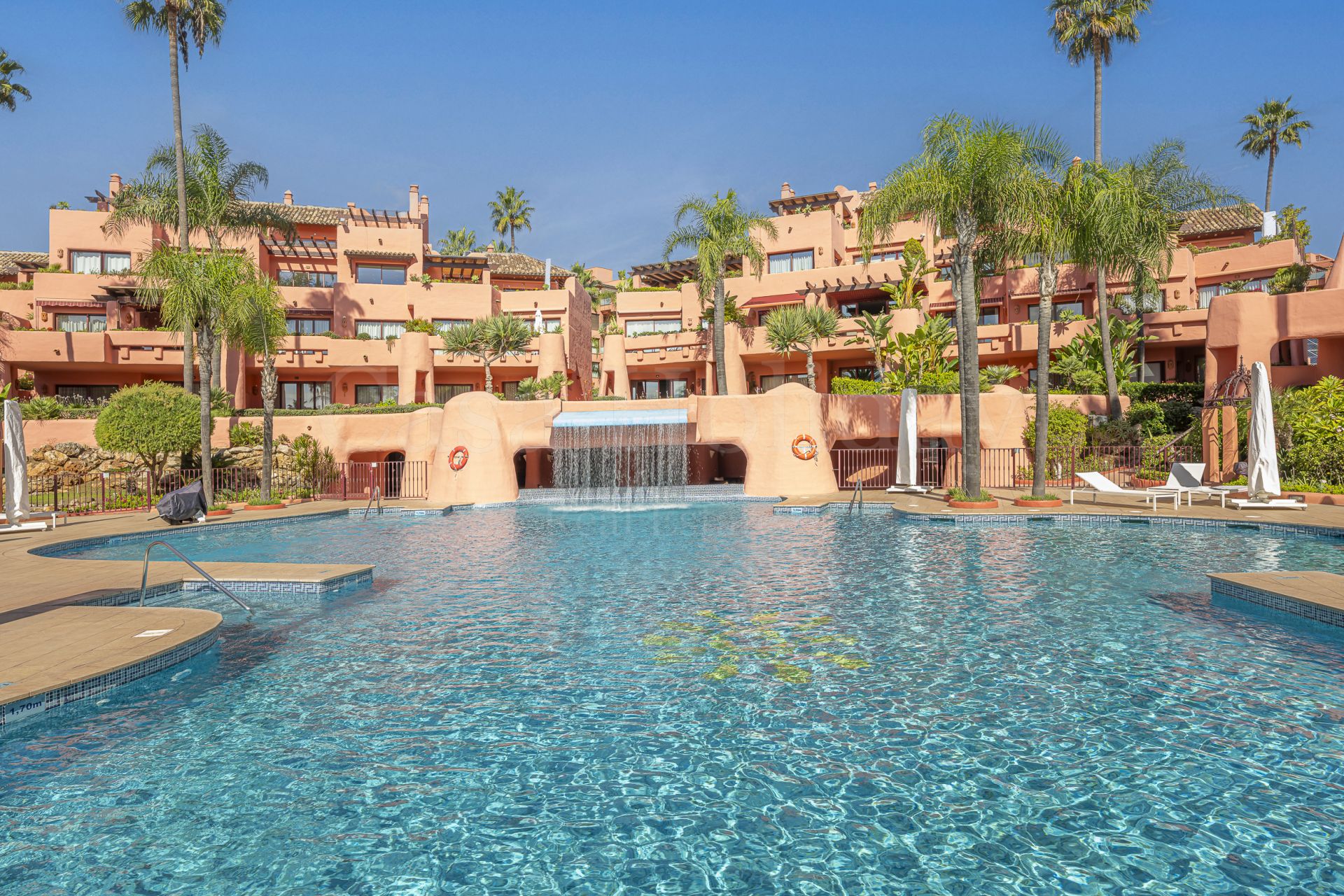 Apartamento en Cabo Bermejo, Estepona