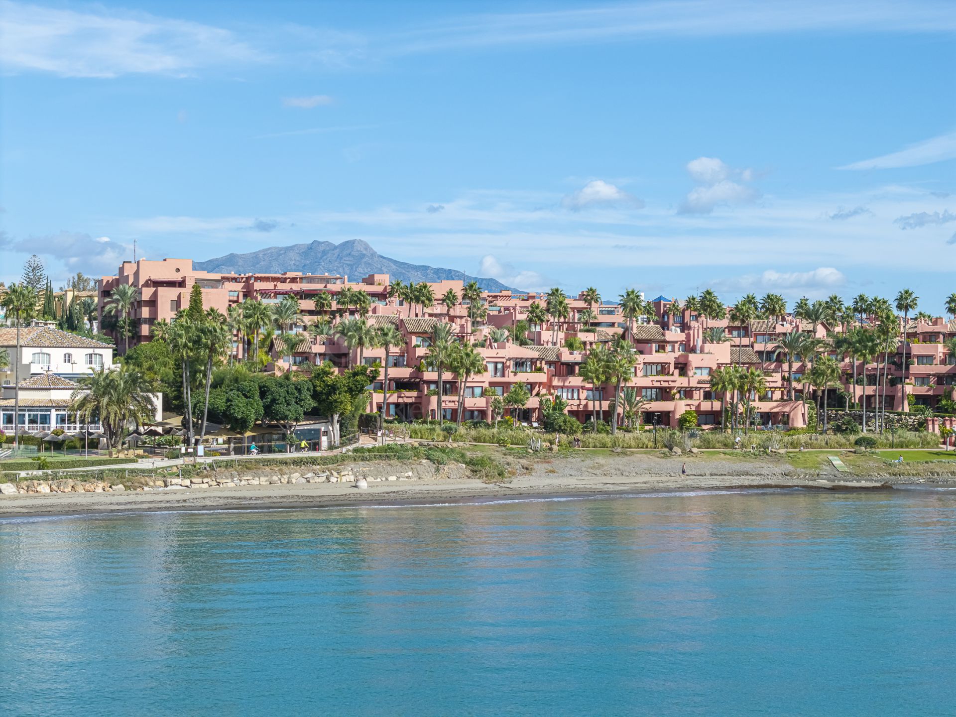 Apartamento en Cabo Bermejo, Estepona