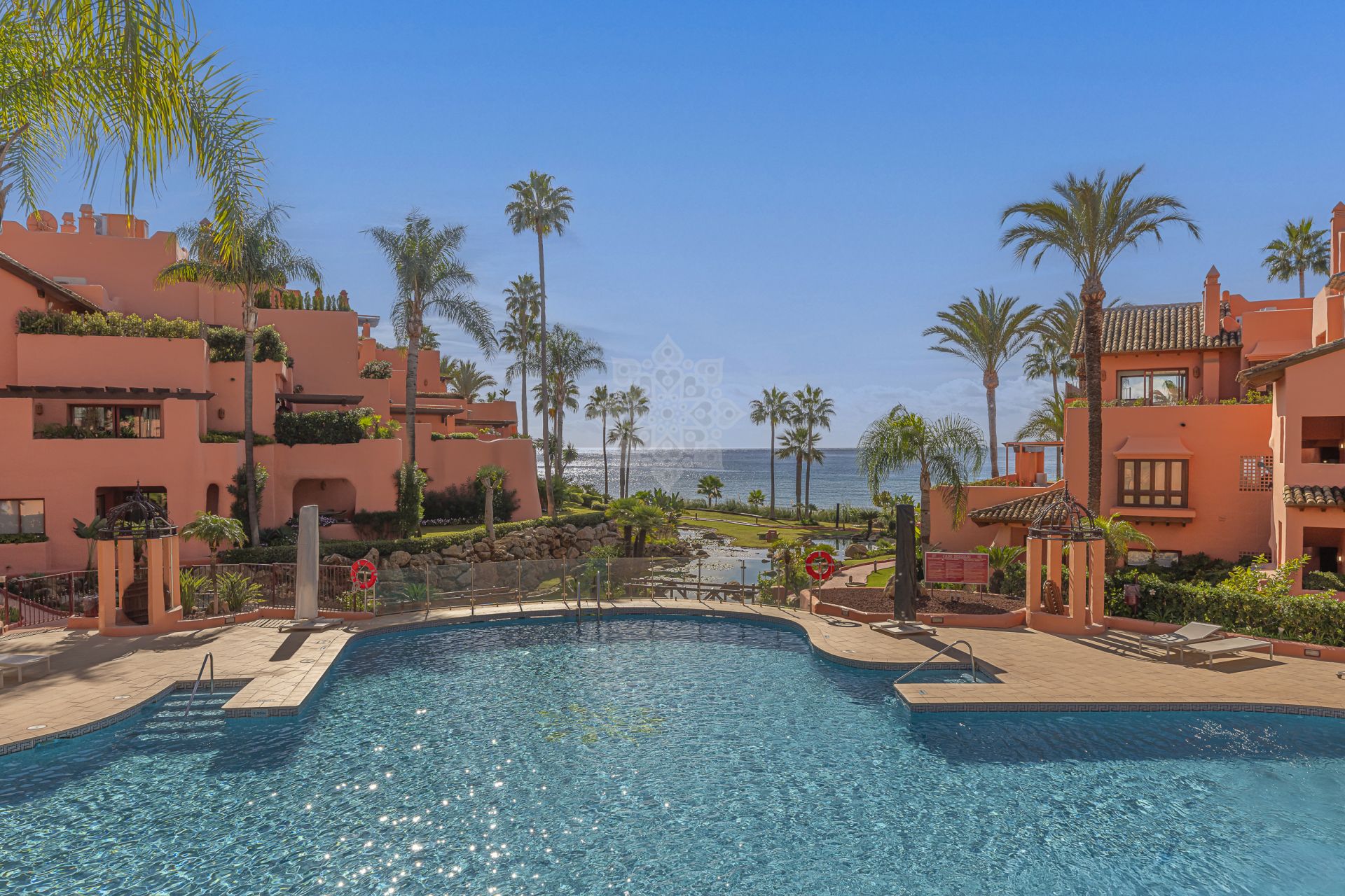 Apartment in Cabo Bermejo, Estepona