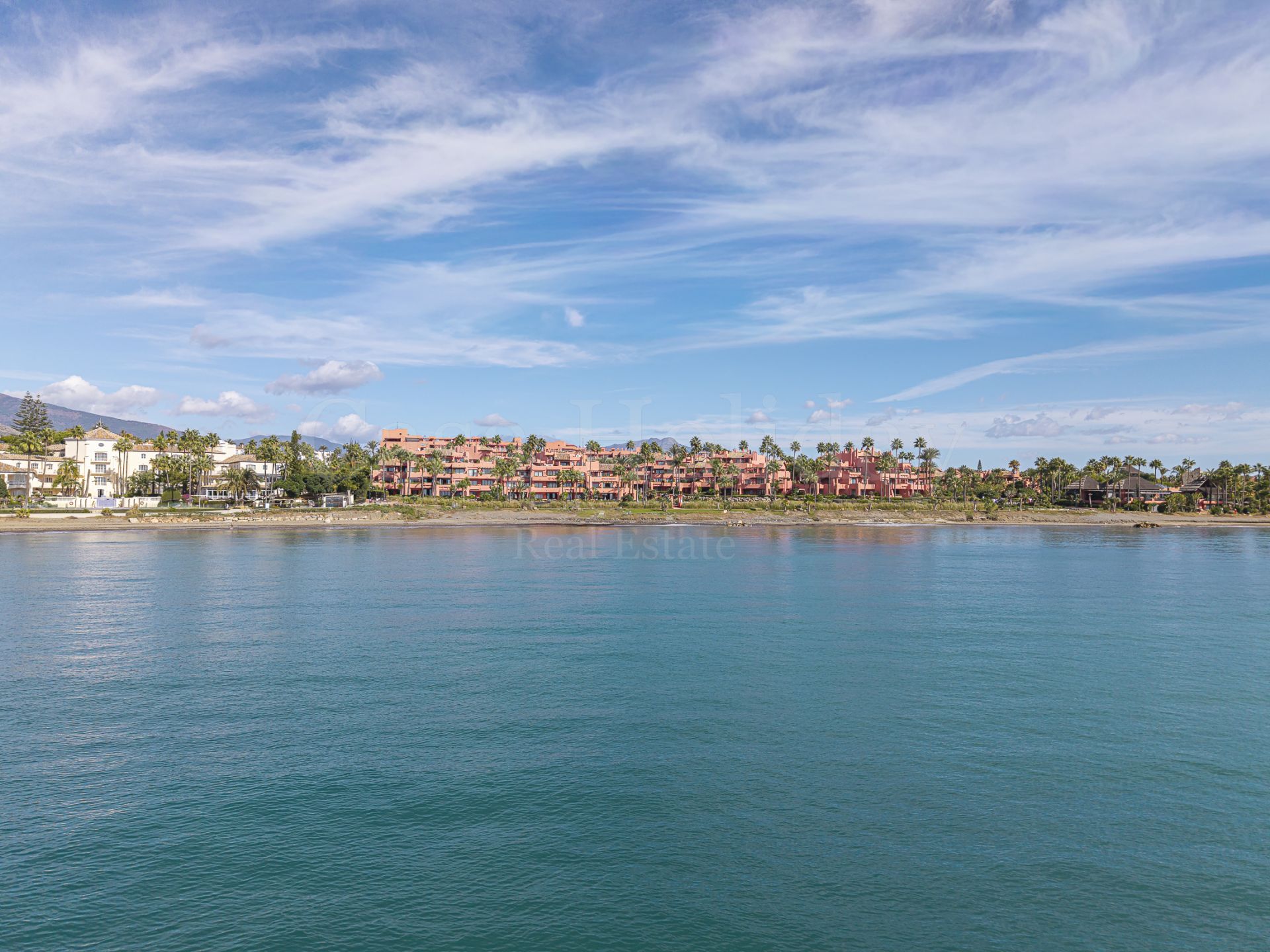 Apartamento en Cabo Bermejo, Estepona