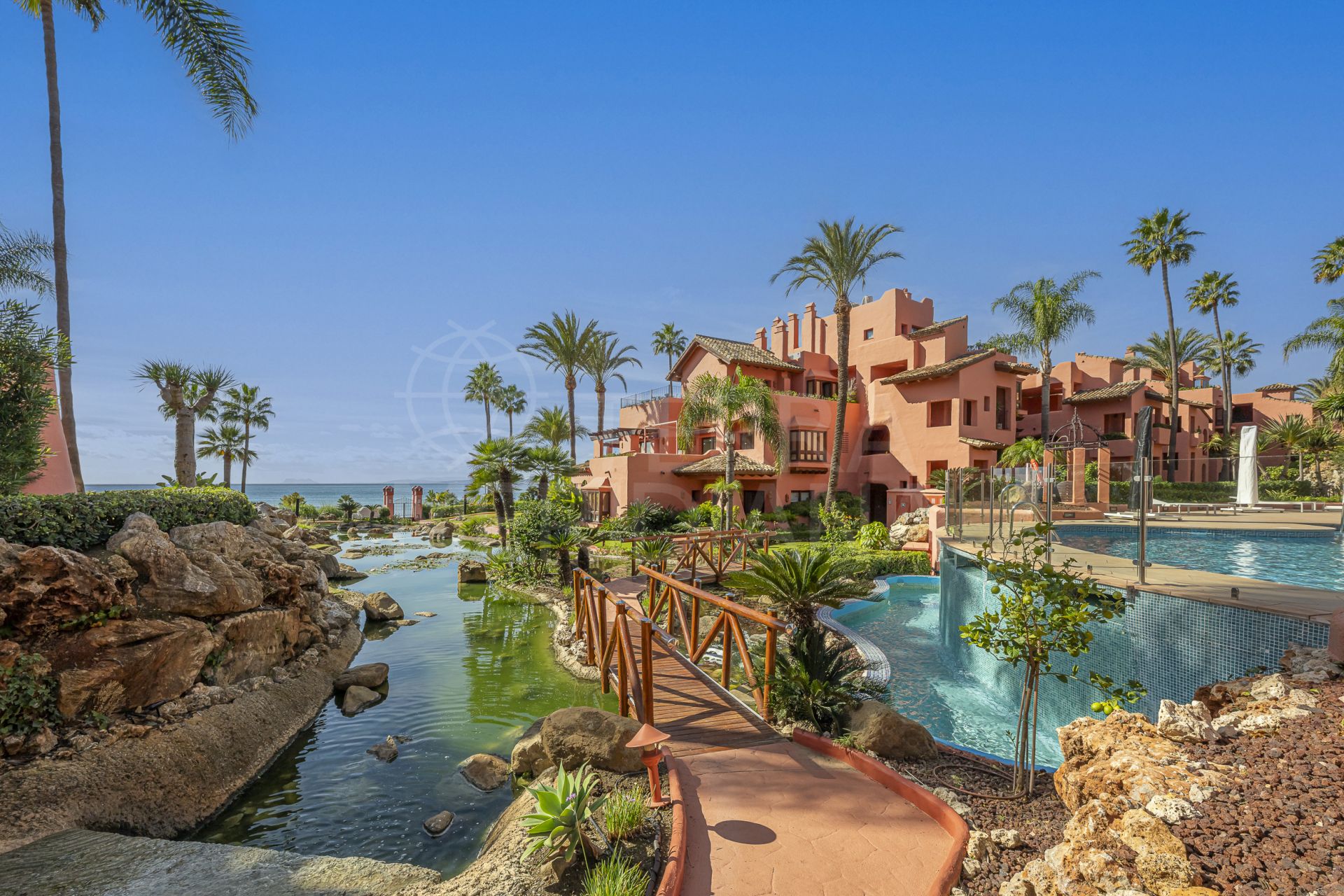 Apartment in Cabo Bermejo, Estepona