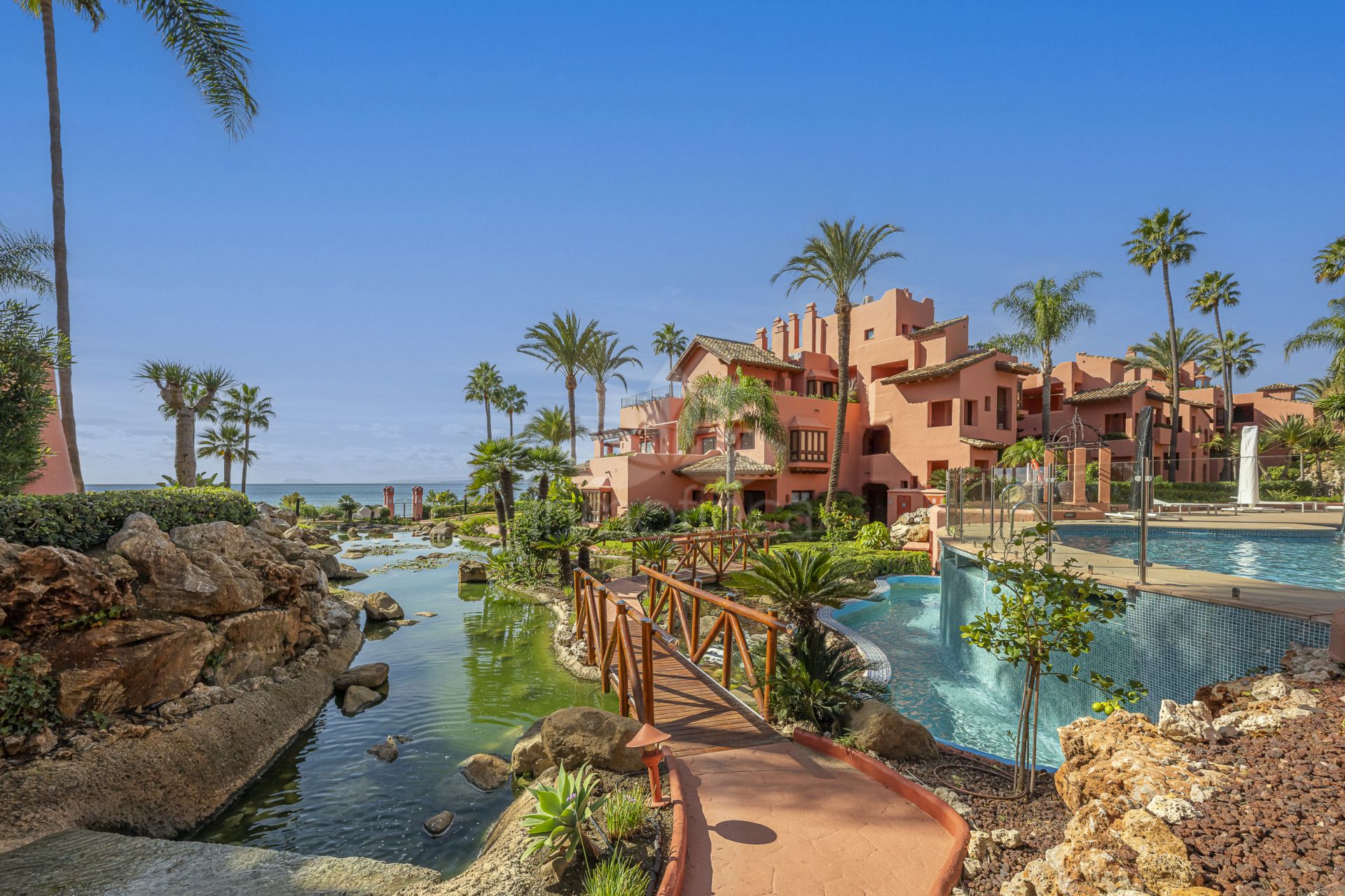 Apartment in Cabo Bermejo, Estepona