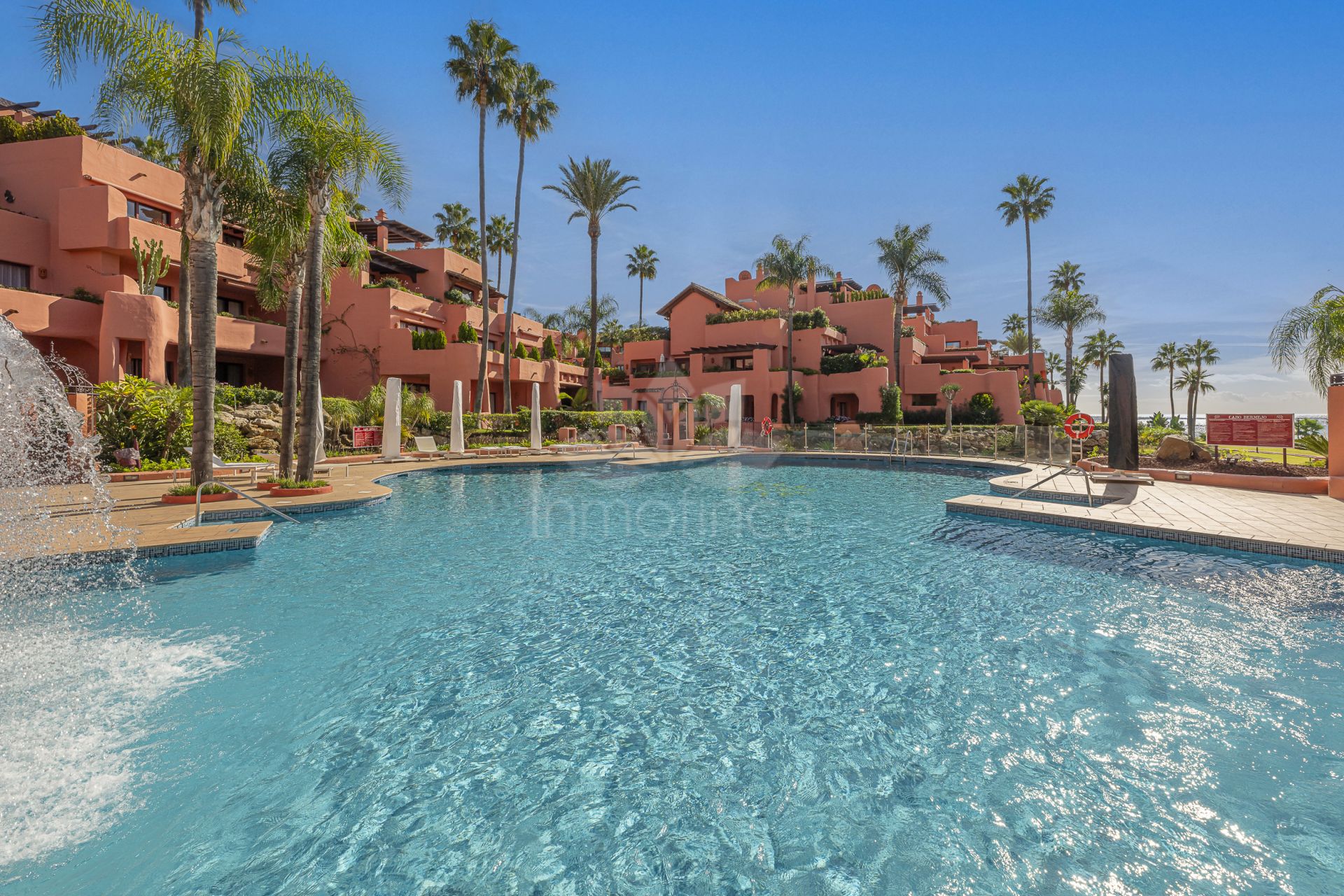 Apartment in Cabo Bermejo, Estepona