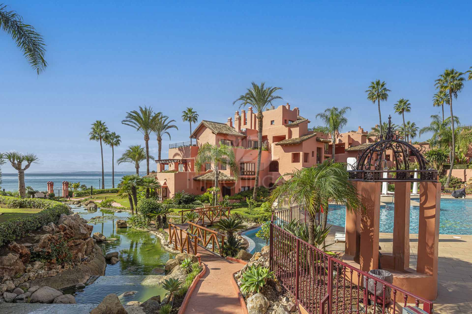 Apartment in Cabo Bermejo, Estepona