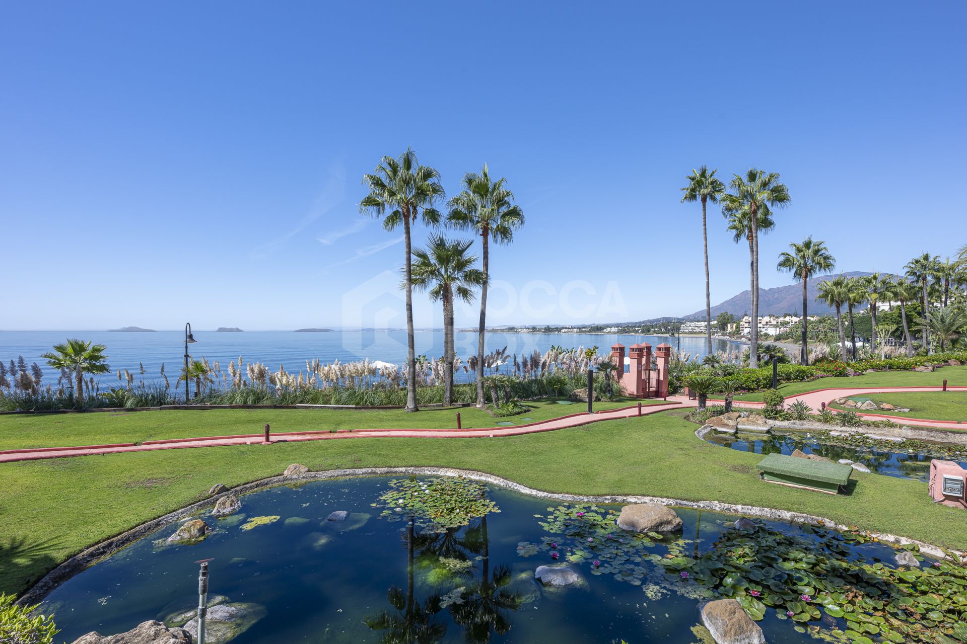 Luxury Modern Penthouse with Panoramic Sea Views in Cabo Bermejo