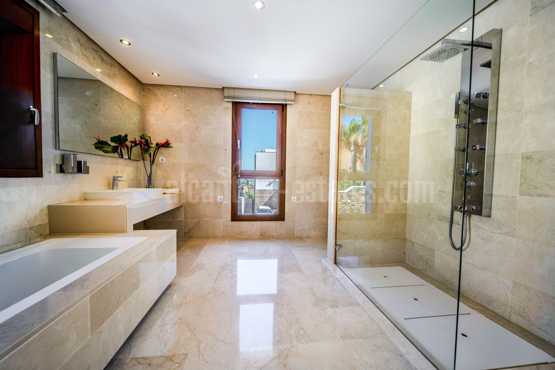 Villa in La Alqueria, Benahavis
