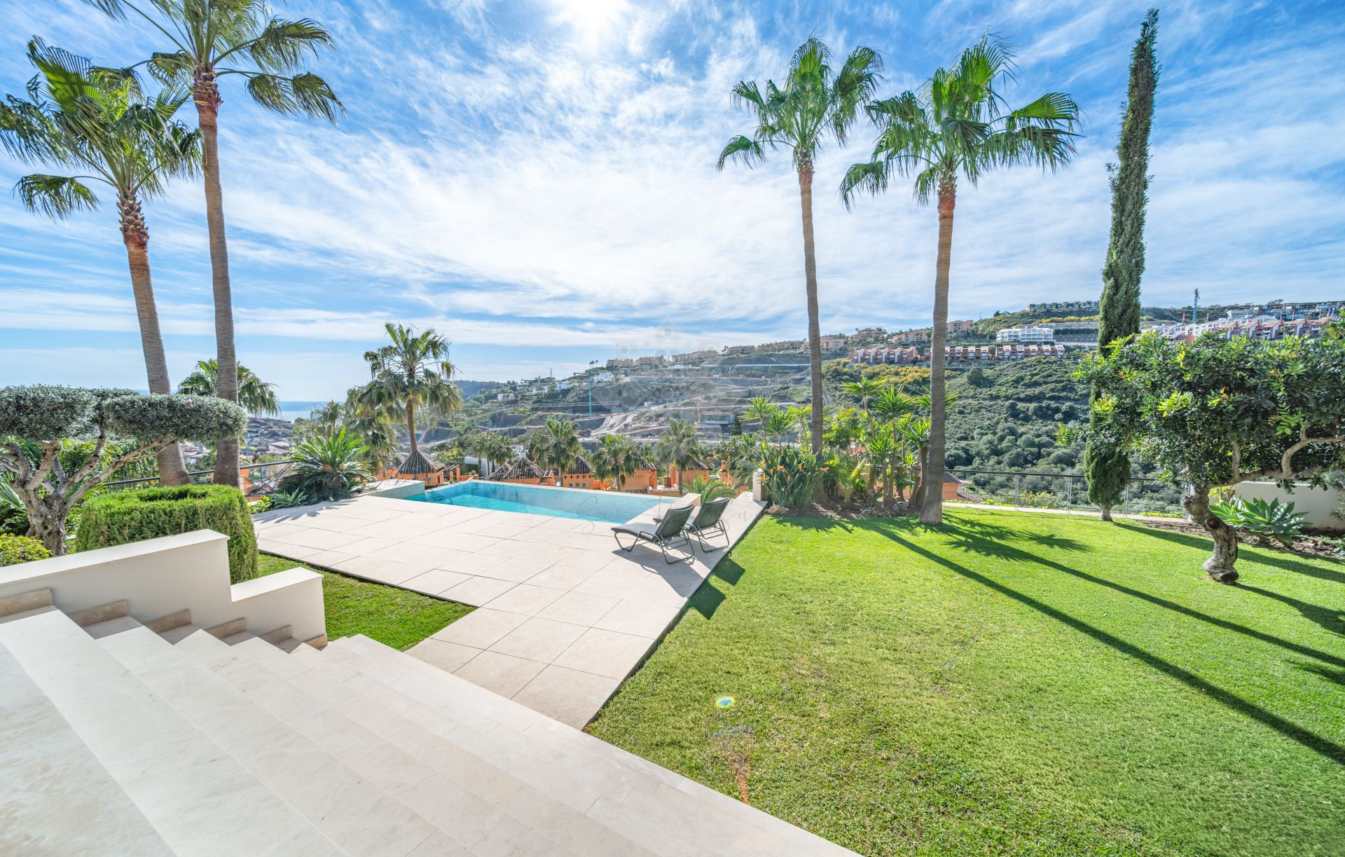 Villa en La Alqueria, Benahavis