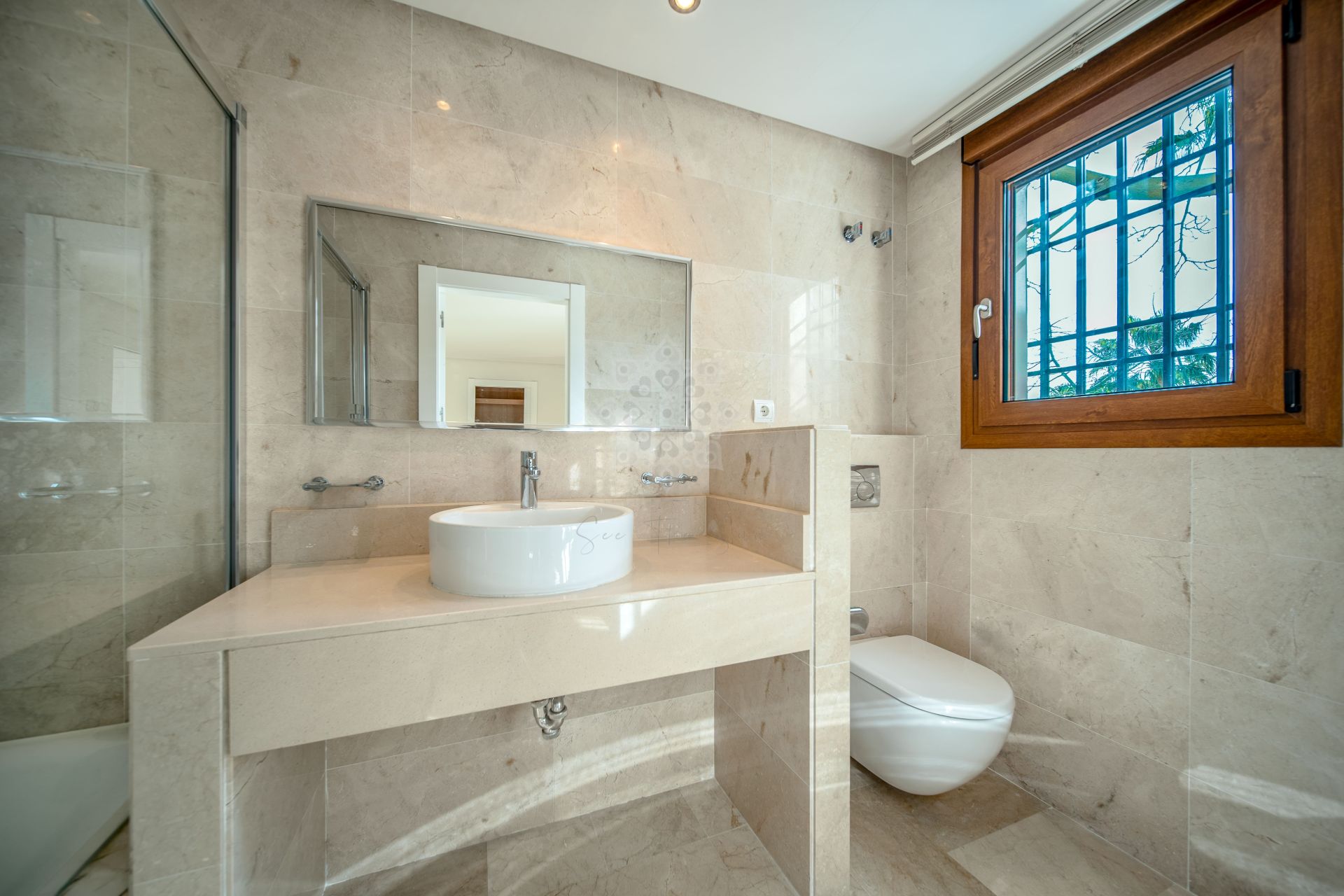 Villa en La Alqueria, Benahavis