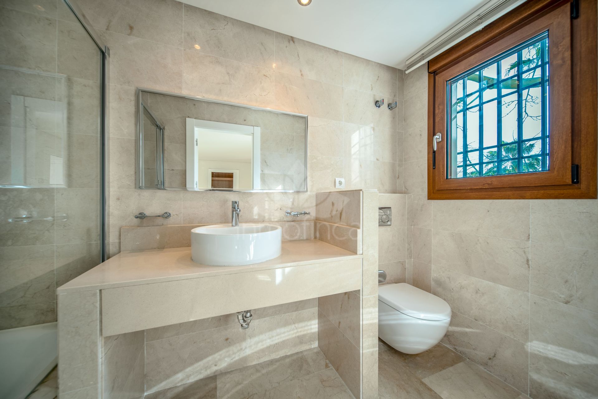 Villa en La Alqueria, Benahavis