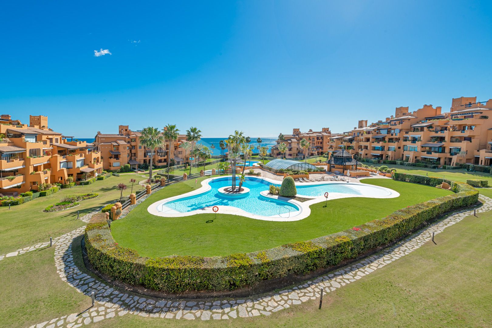 Modern 3-Bedroom Apartment with Sea Views in Los Granados del Mar, Estepona
