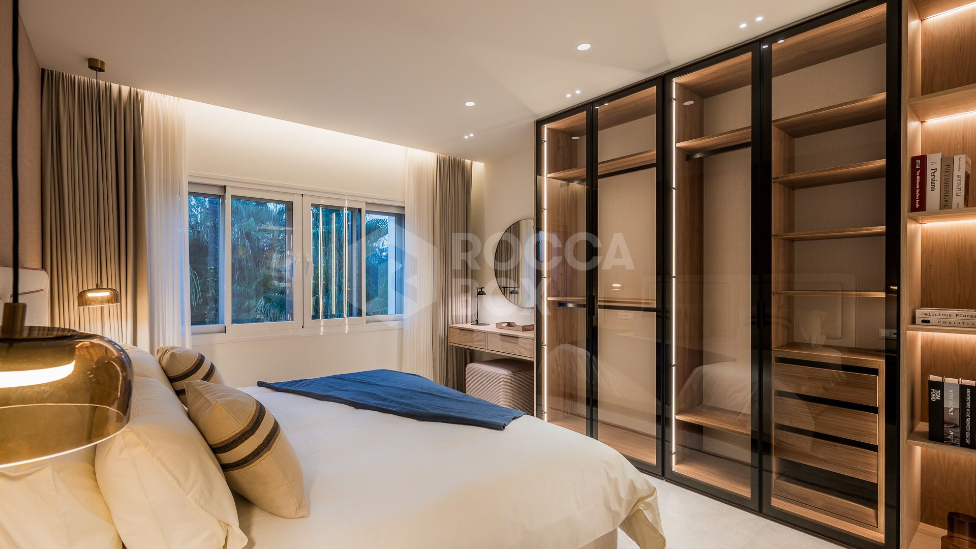 Luxury Beachfront Penthouse in Bahía del Velerín, Estepona