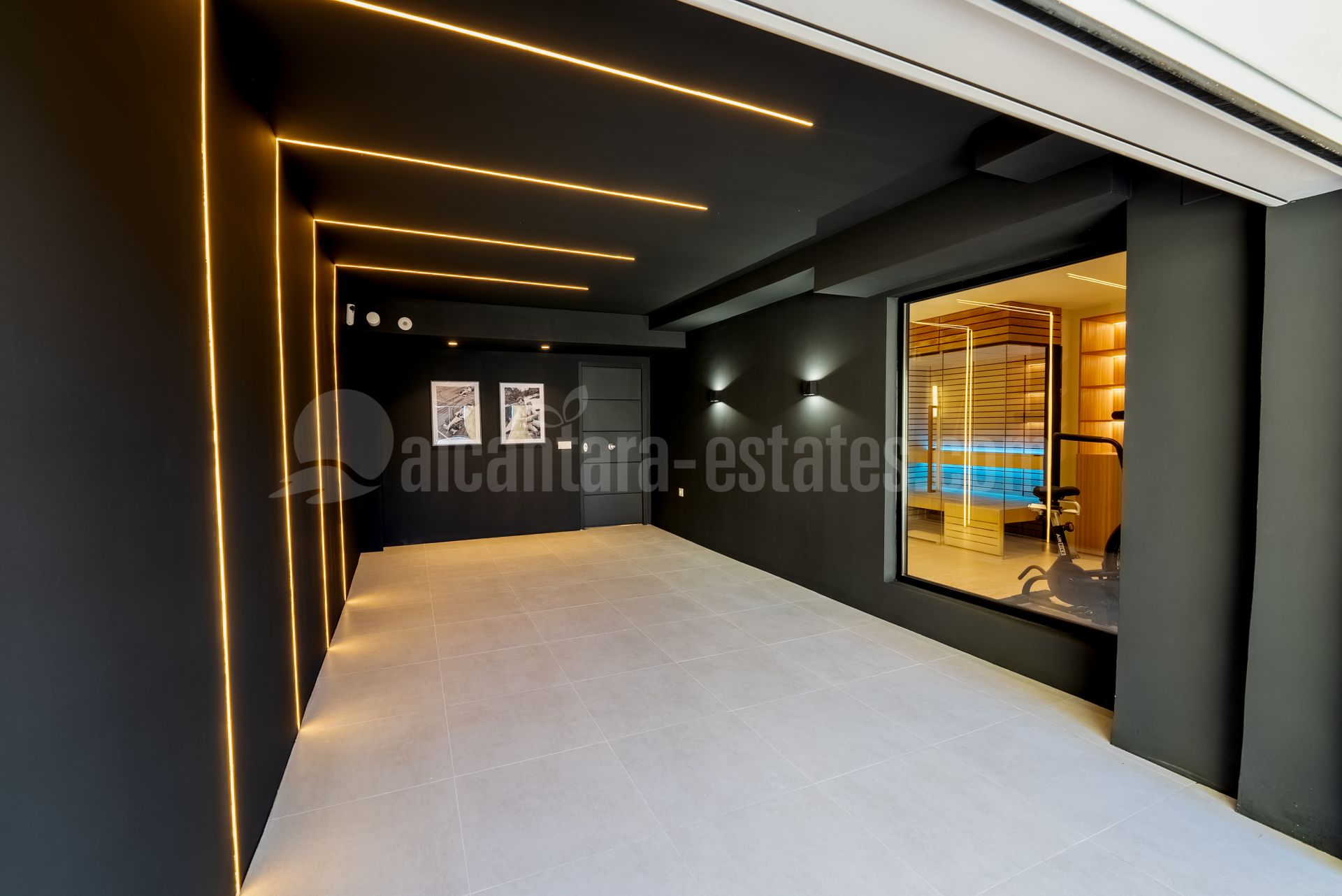 Town House in Altos de Salamanca, Marbella