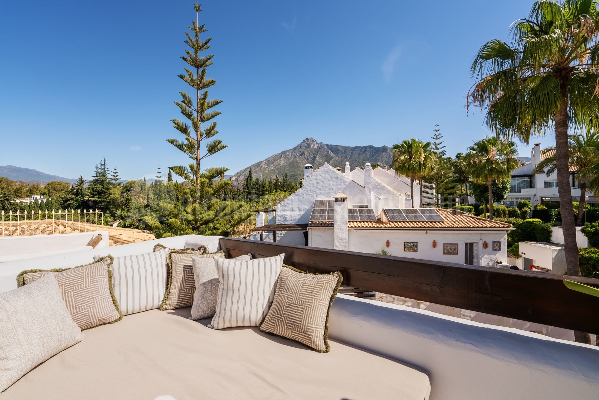 Town House in Altos de Salamanca, Marbella