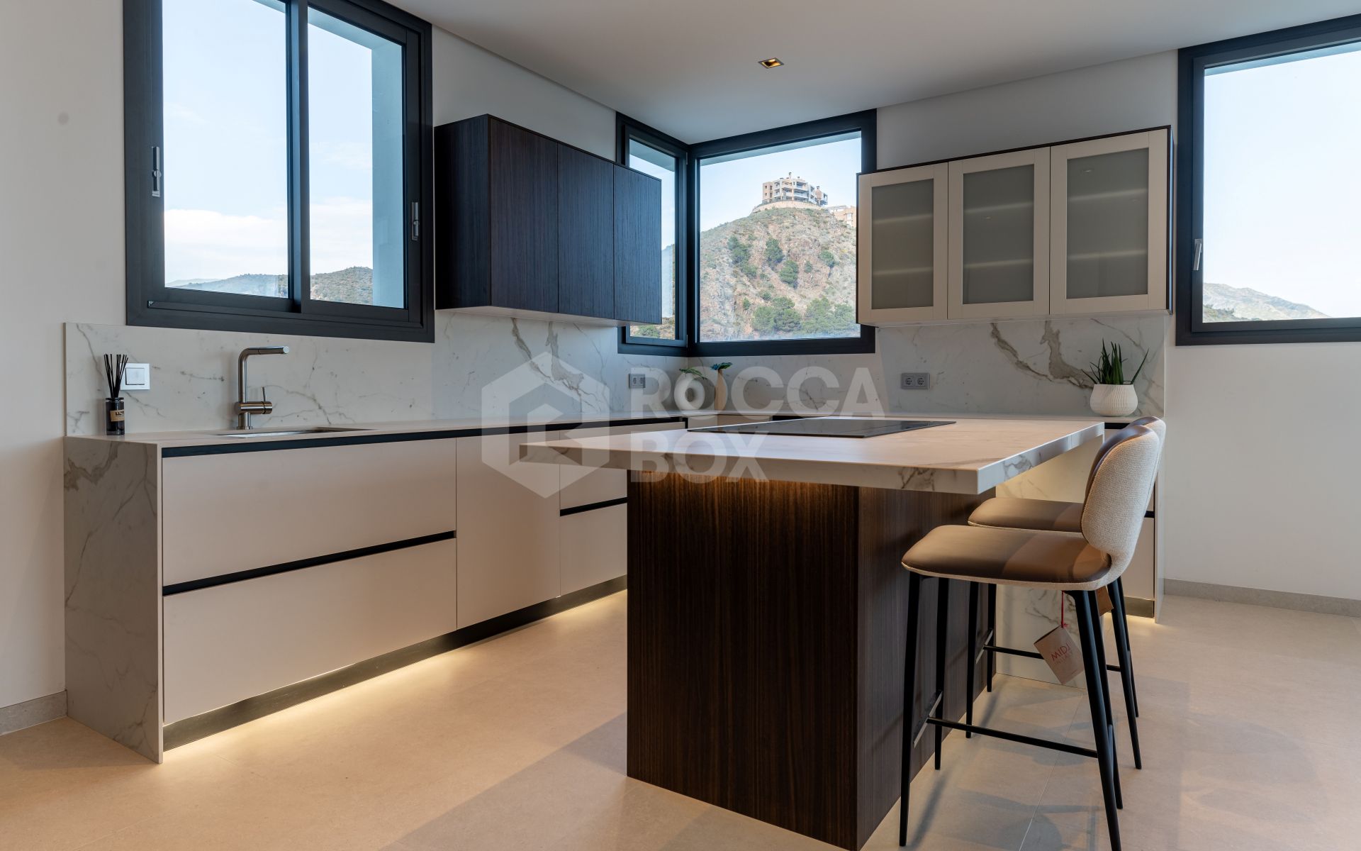 Luxury Villa with Sea Views in La Quinta Gated Community