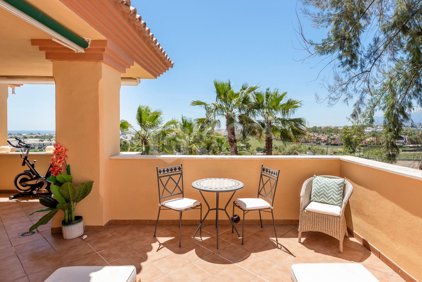 Sea View Apartment, Cumbres del Rodeo, Nueva Andalucía
