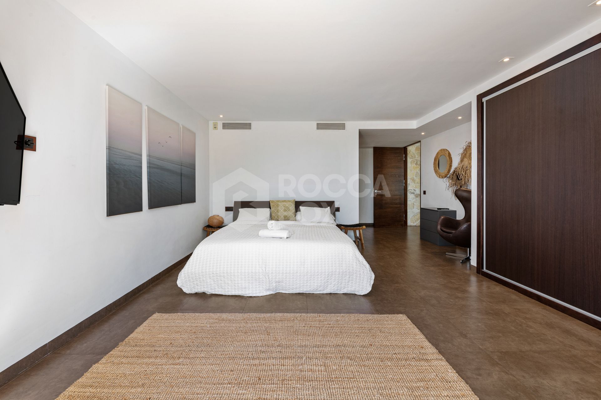 Casa Leon - Frontline Golf Villa, Panoramic Sea Views, La Alqueria