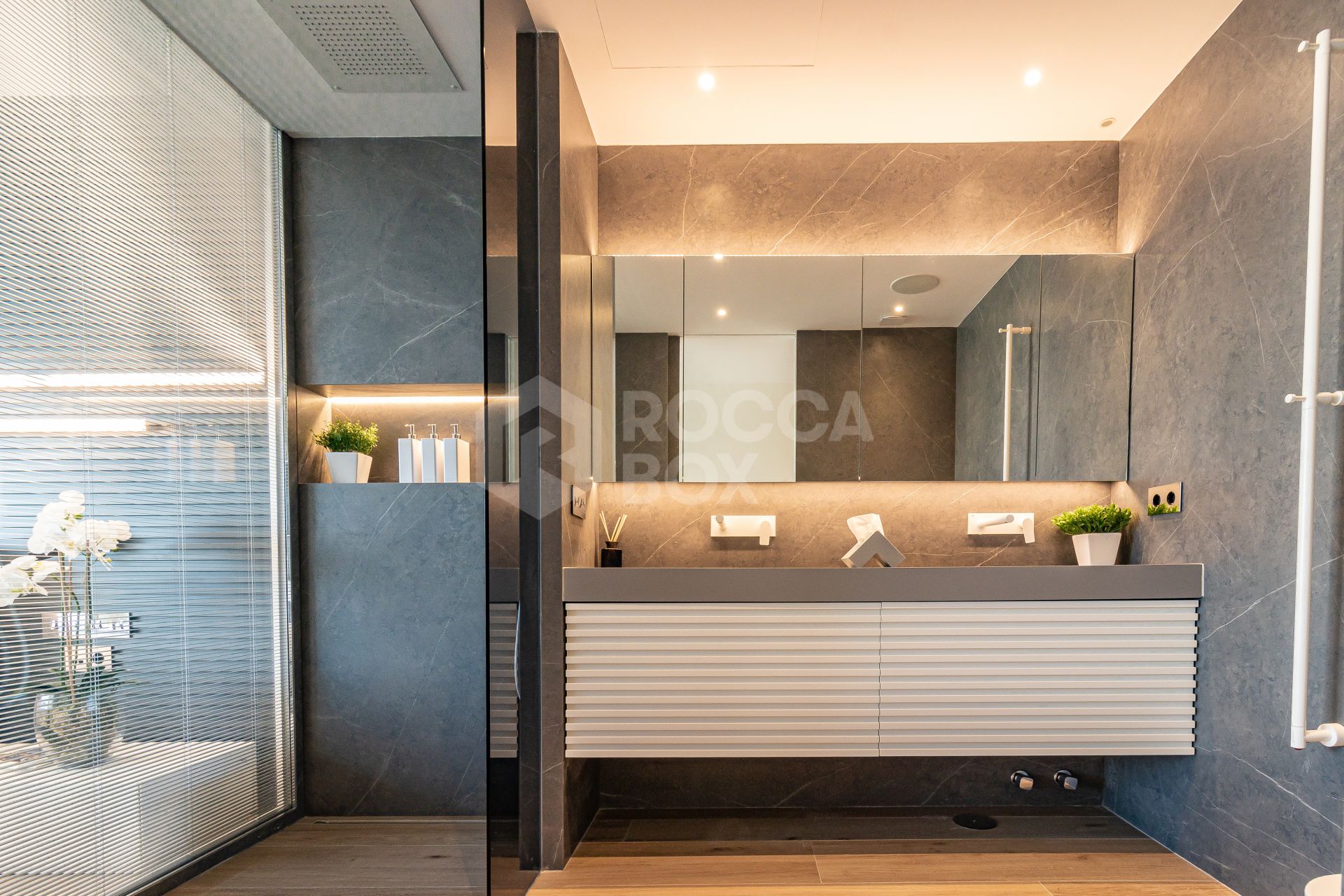 Beachfront Townhouse with Sea views, Marbella Golden Mile