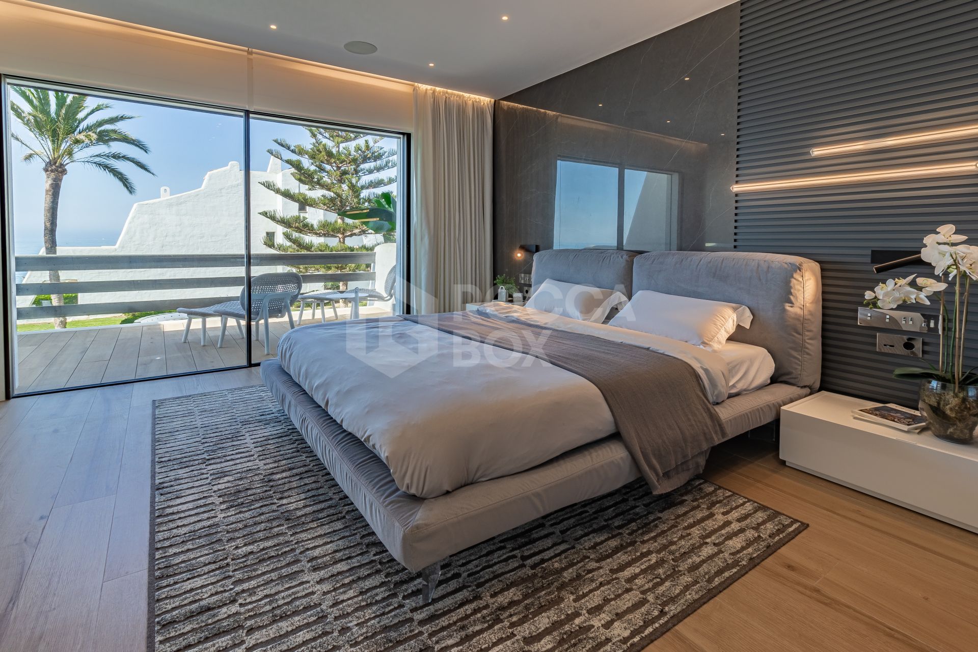 Beachfront Townhouse with Sea views, Marbella Golden Mile