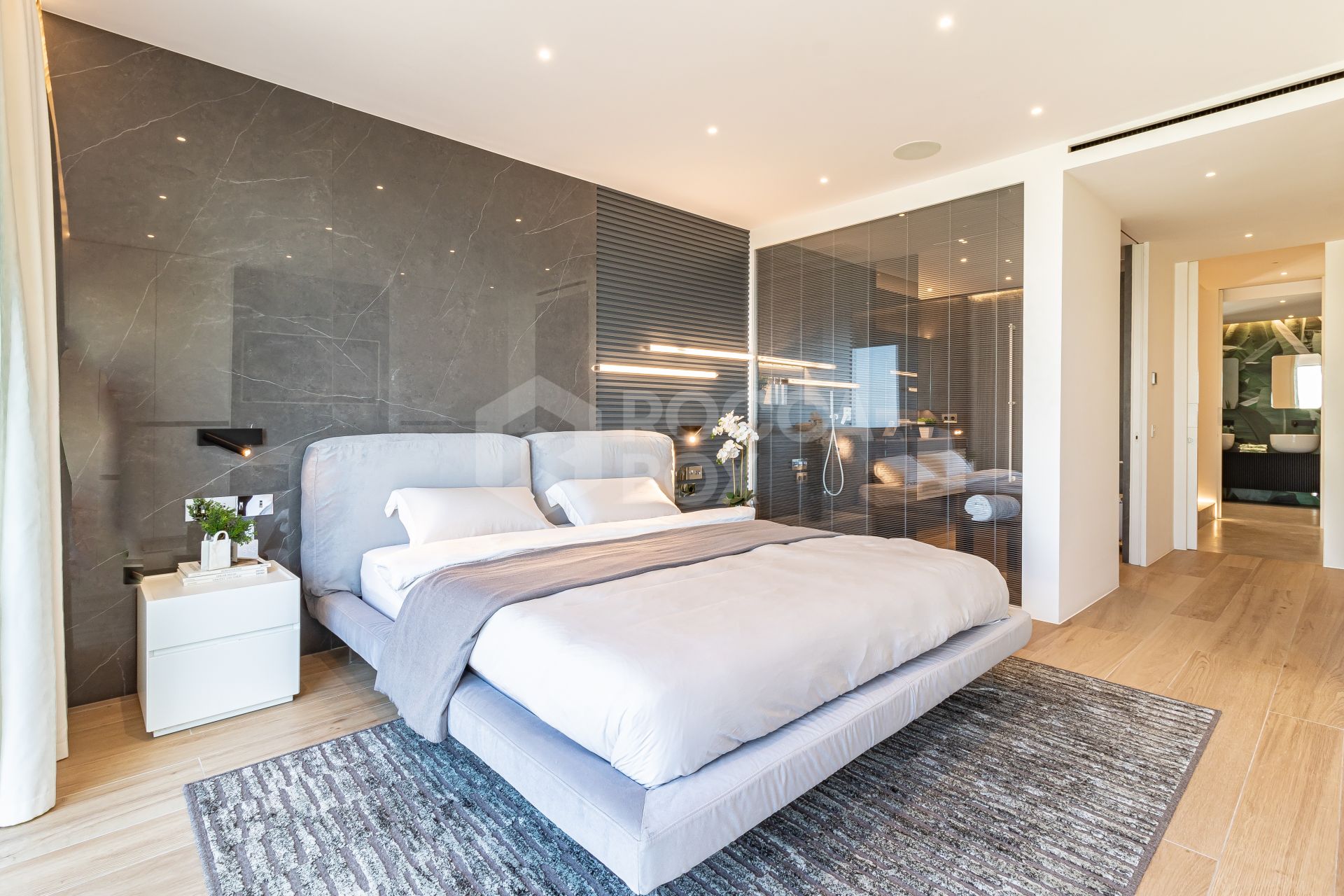 Beachfront Townhouse with Sea views, Marbella Golden Mile