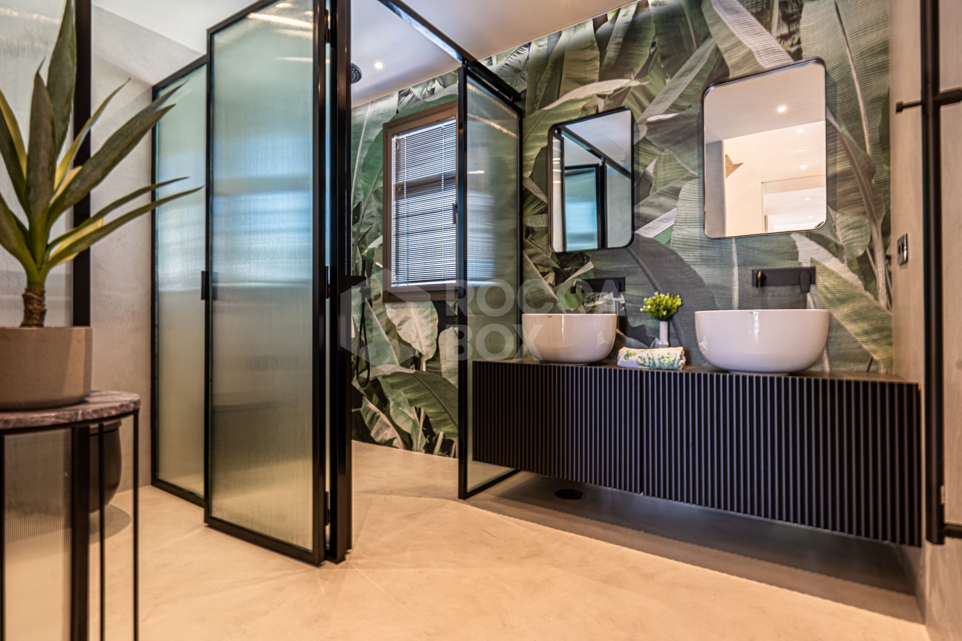 Beachfront Townhouse with Sea views, Marbella Golden Mile