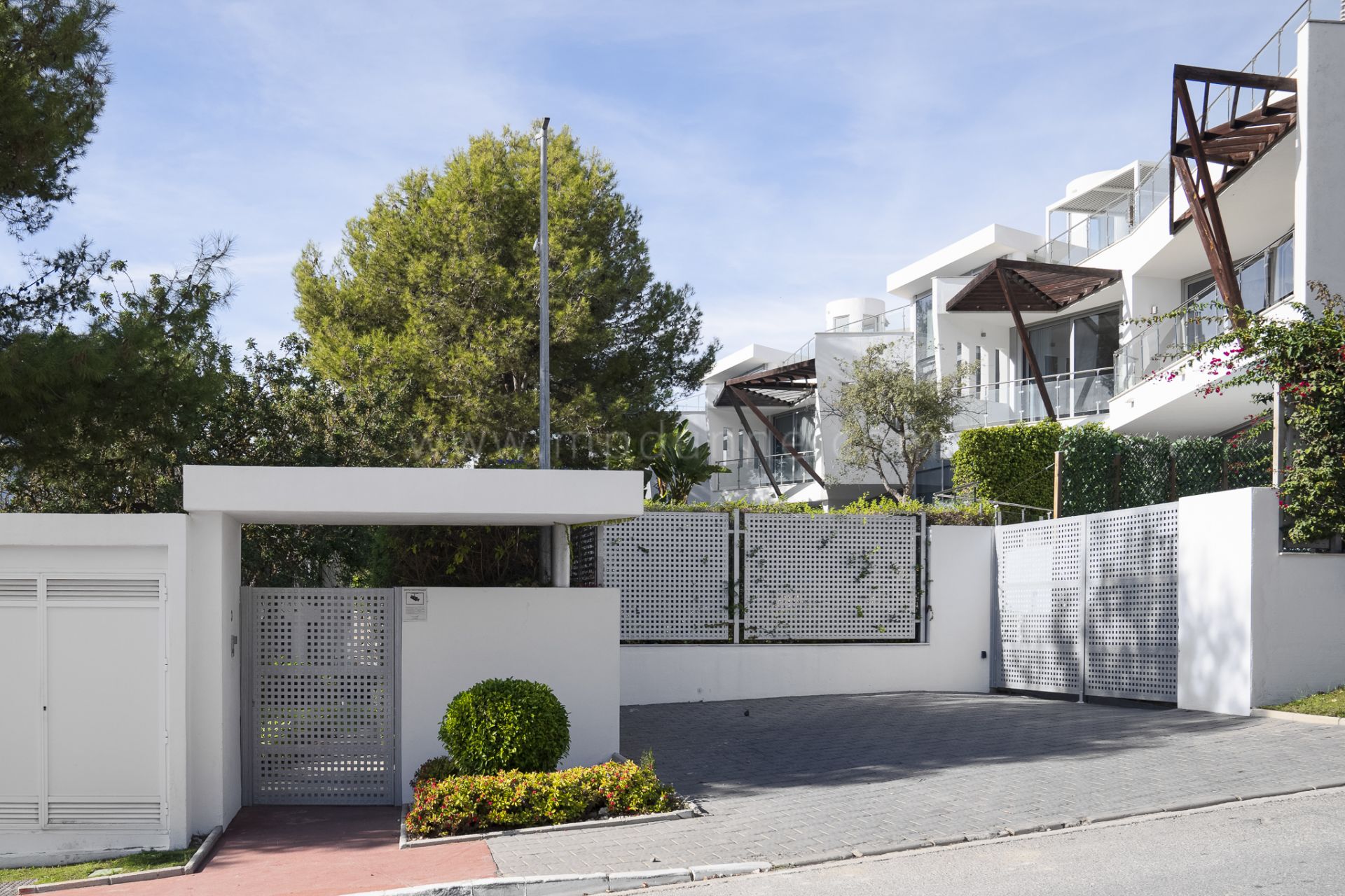 Modern Property in the Exclusive Area of Sierra Blanca,Marbella