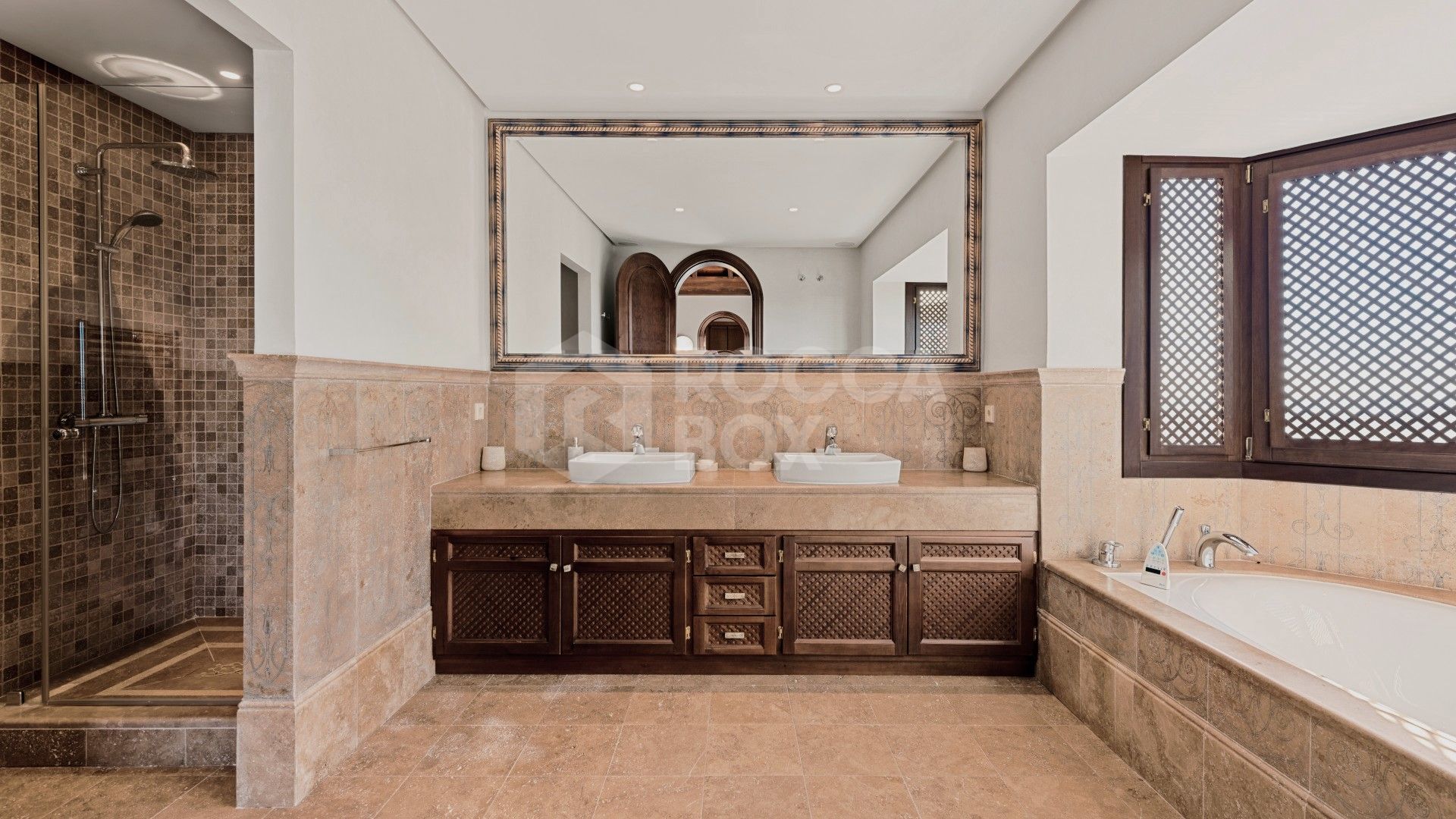 Villa Haveli - Traditional Villa with Sea Views in Fantastic Location