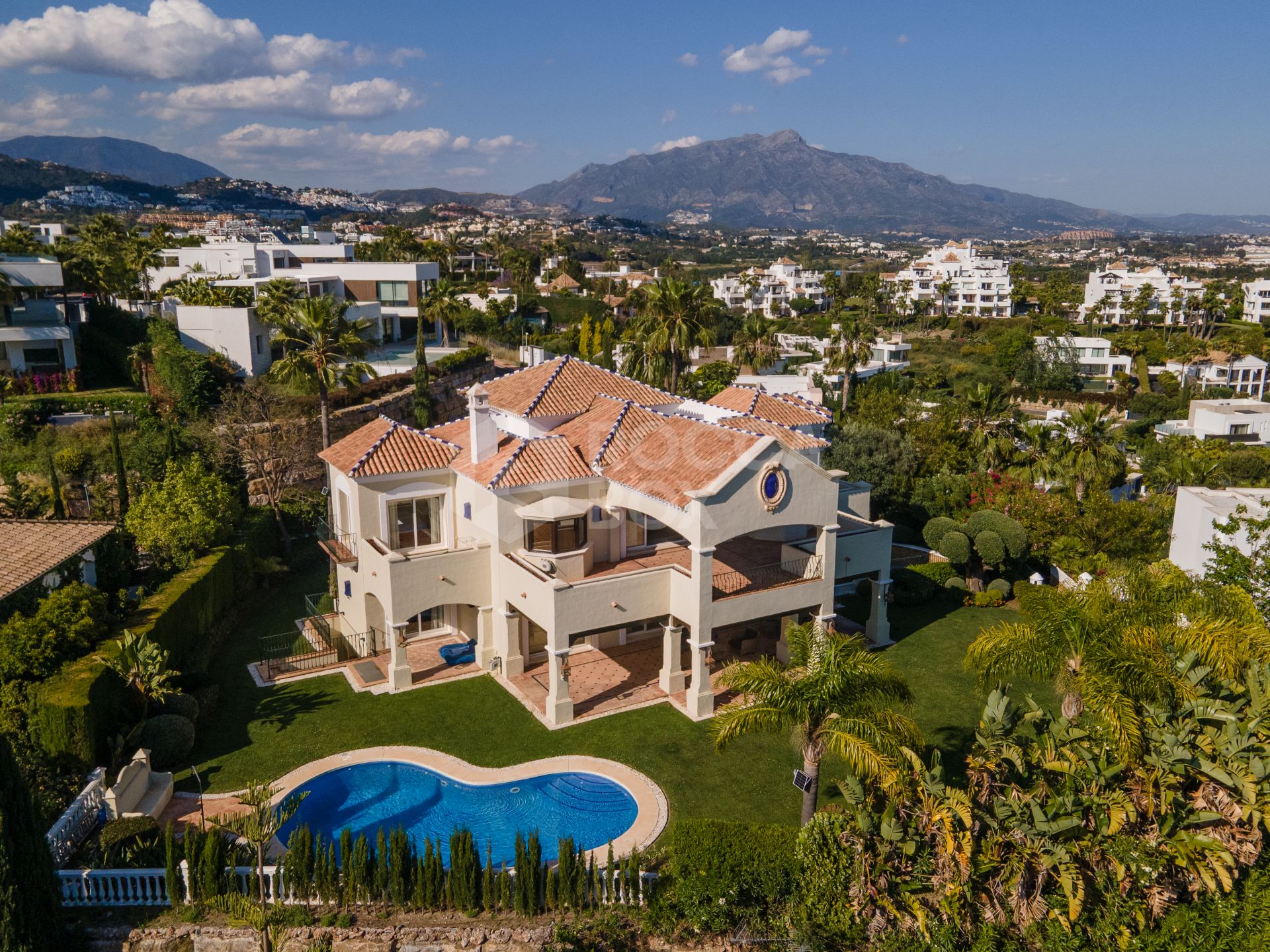 Villa Haveli - Traditional Villa with Sea Views in Fantastic Location