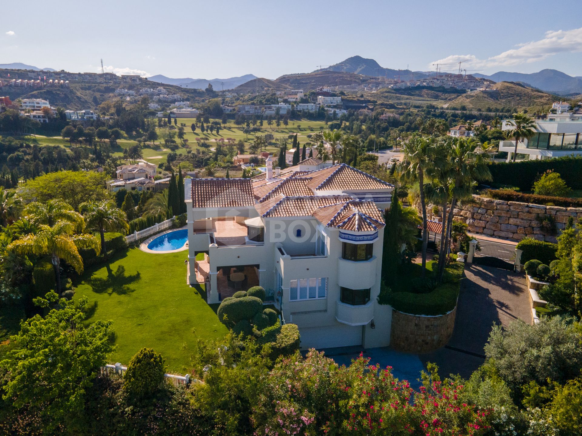 Villa Haveli - Traditional Villa with Sea Views in Fantastic Location
