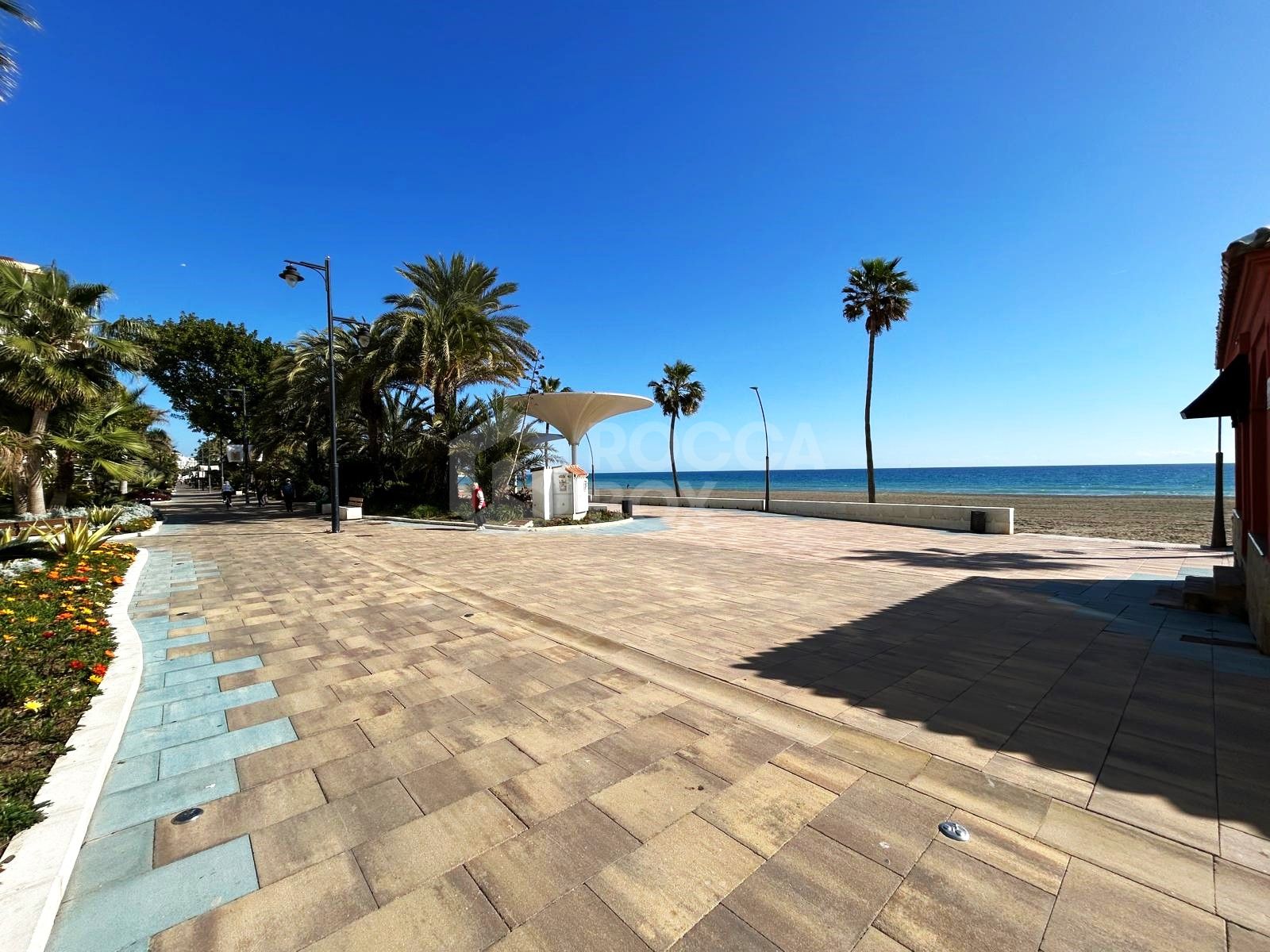 Apartment front line beach location in the heart of Estepona Town