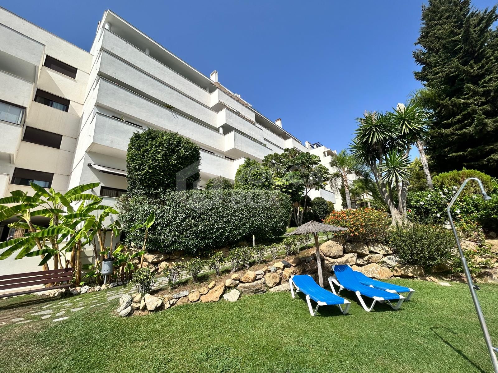 EXCLUSIVE - Three bedroom apartment for sale in the popular Sethome community in Estepona Town.