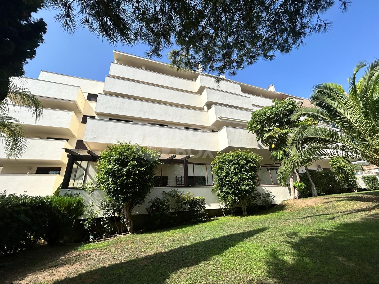 EXCLUSIVE - Three bedroom apartment for sale in the popular Sethome community in Estepona Town.