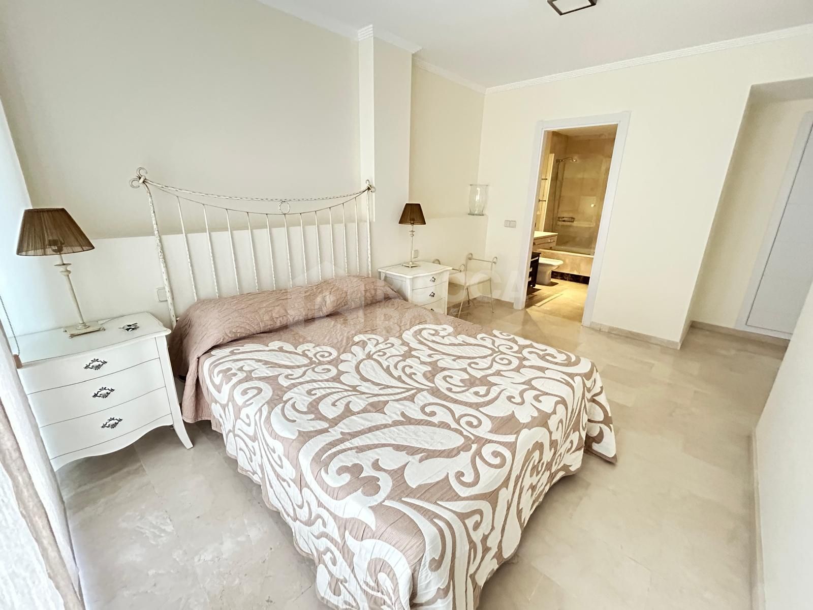 EXCLUSIVE - Three bedroom apartment for sale in the popular Sethome community in Estepona Town.