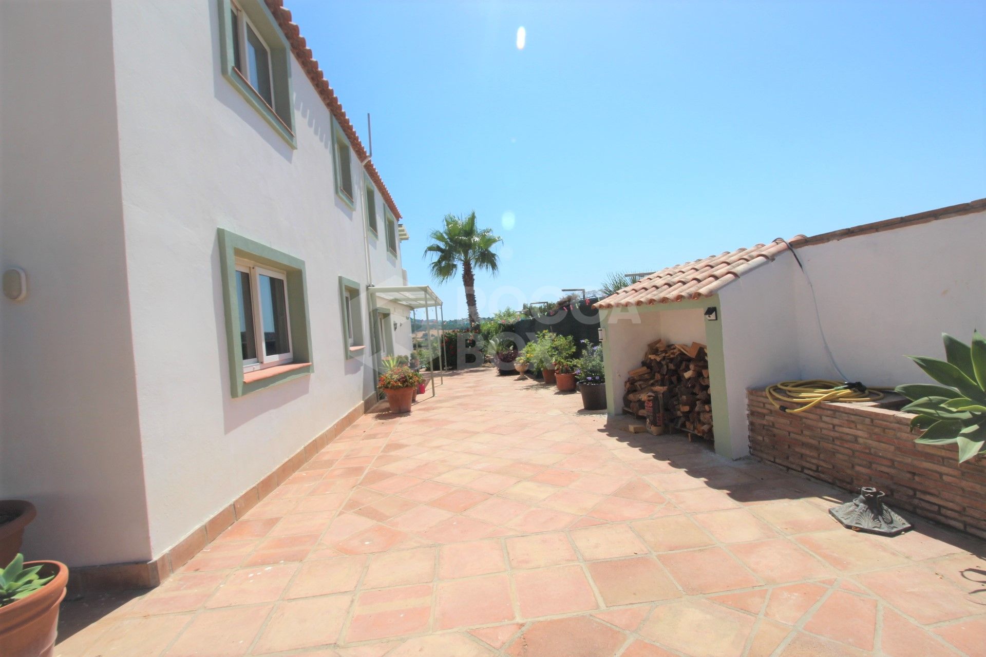 Large private villa with pool and extensive plot for sale in Estepona