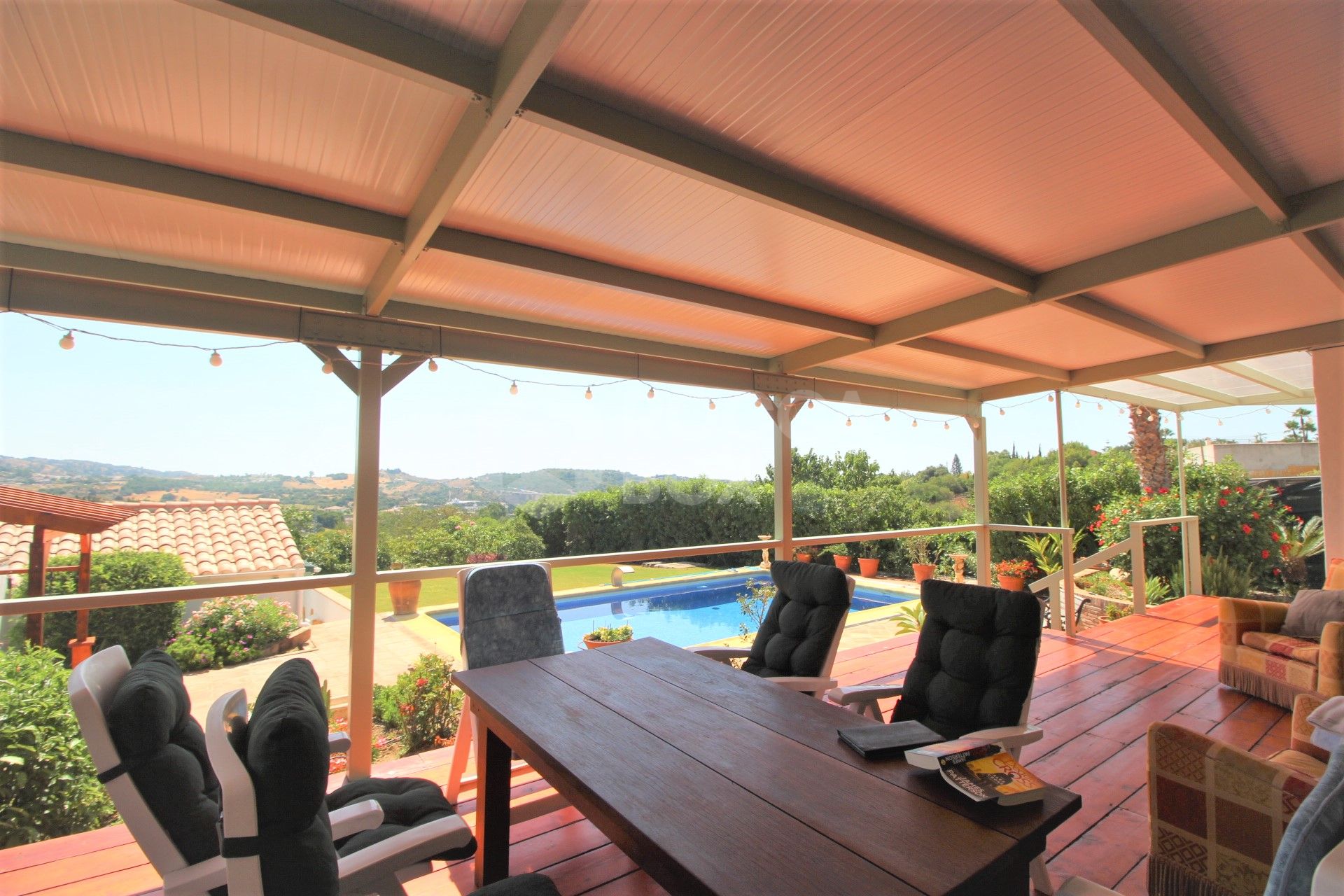 Large private villa with pool and extensive plot for sale in Estepona