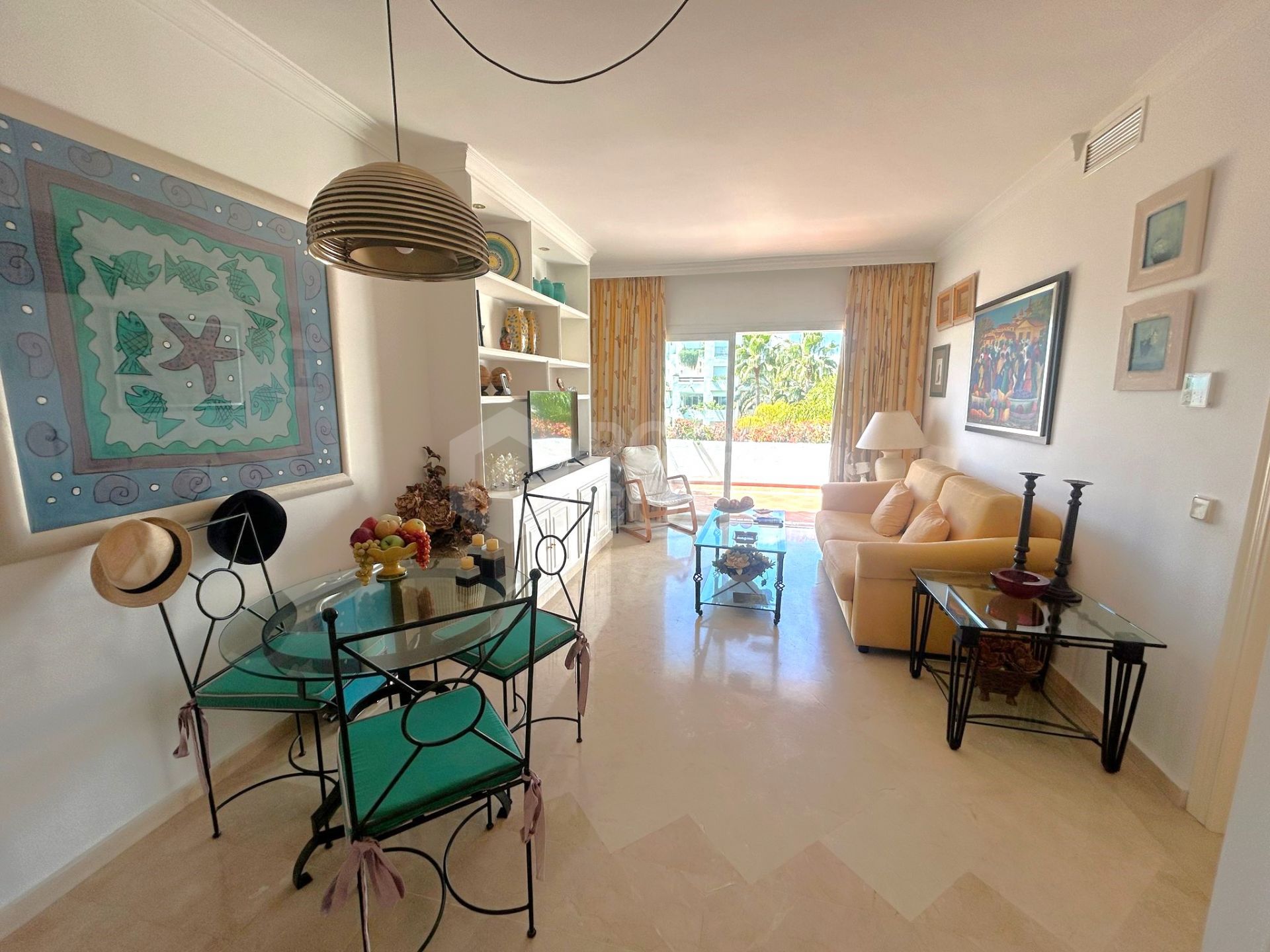 Spacious and bright one bedroom apartment for sale in Costalita, Estepona