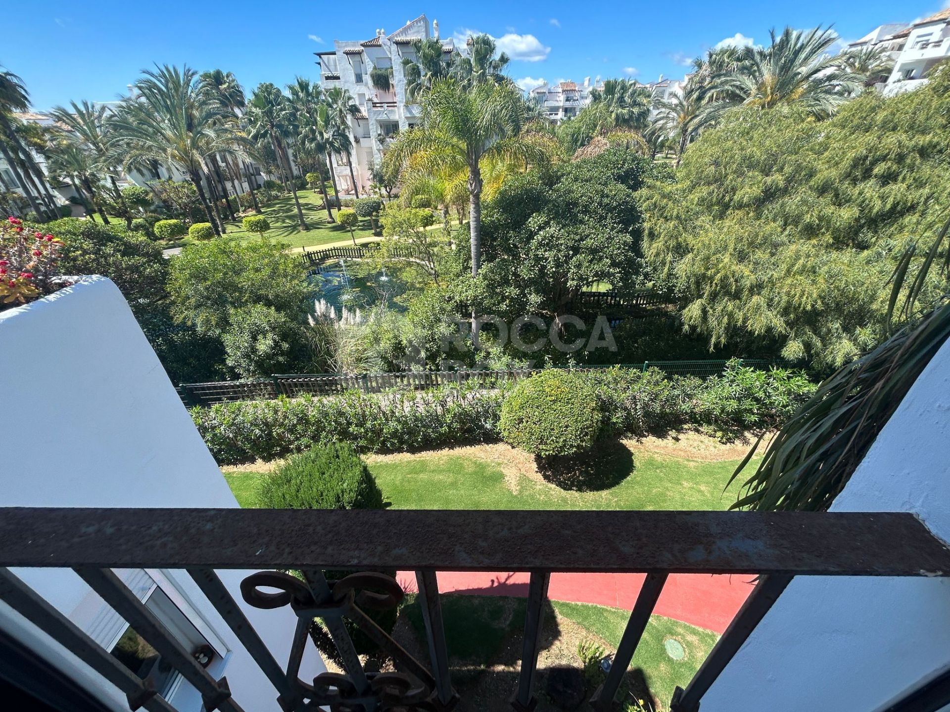 Spacious and bright one bedroom apartment for sale in Costalita, Estepona