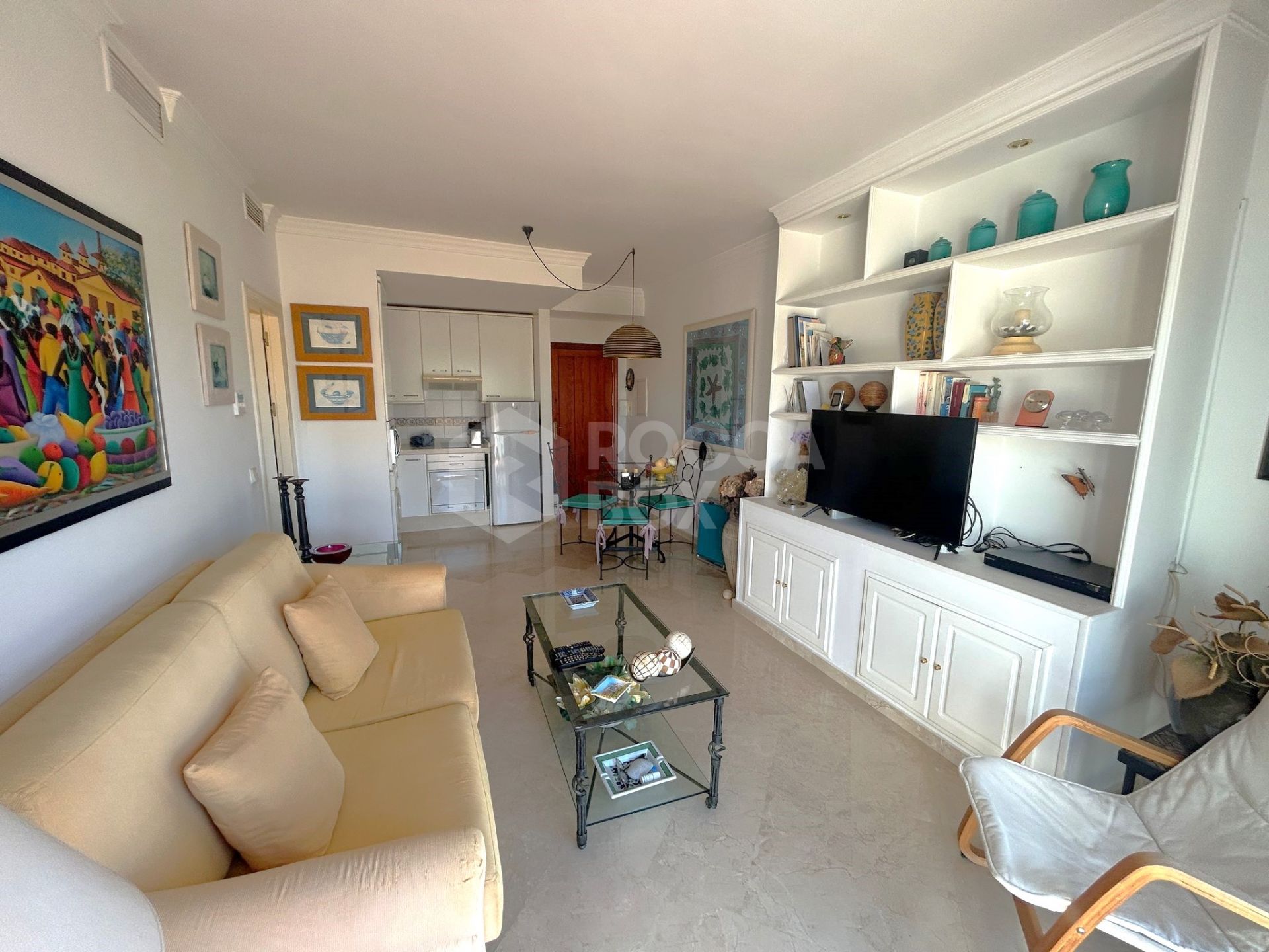 Spacious and bright one bedroom apartment for sale in Costalita, Estepona