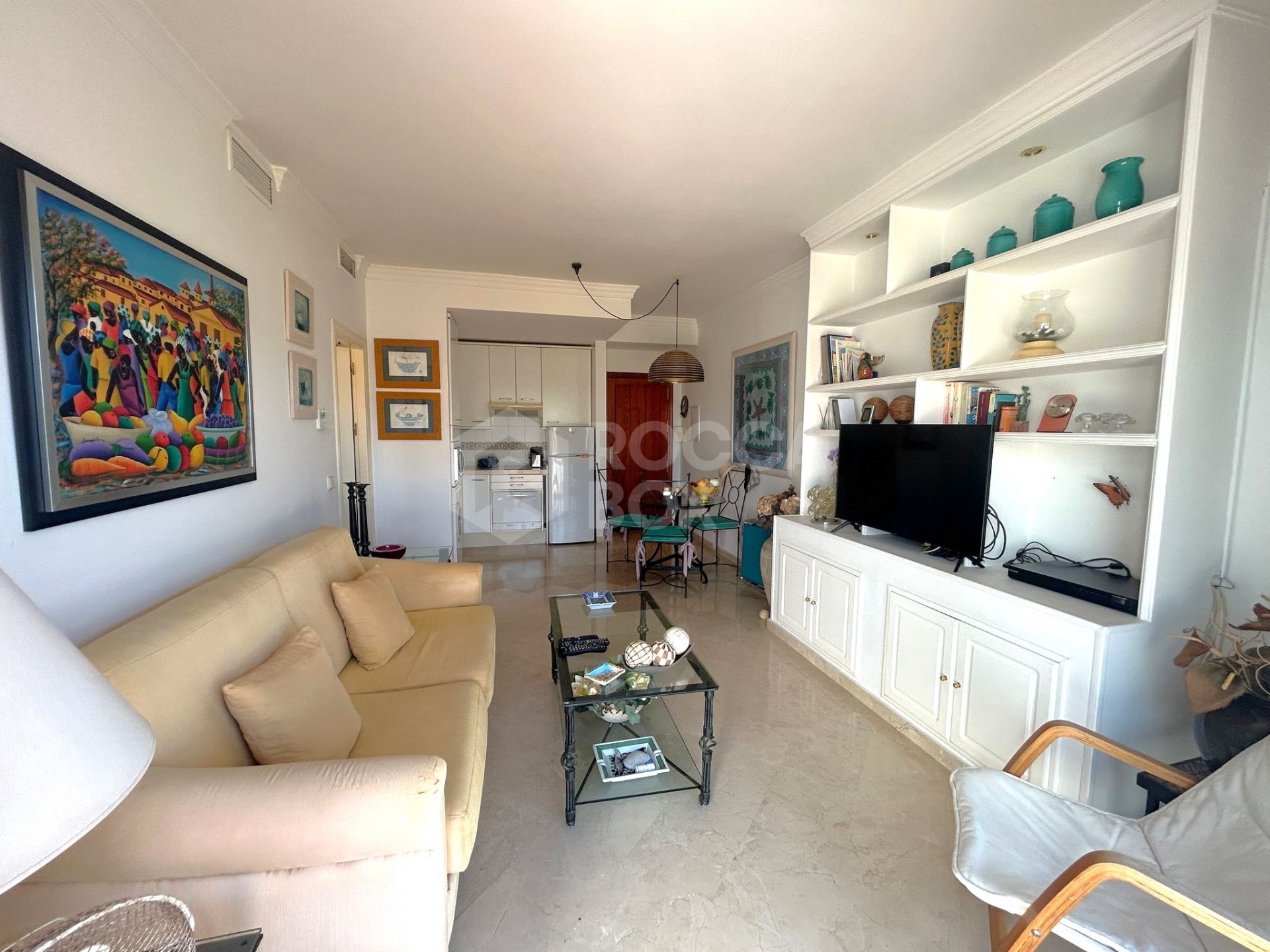 Spacious and bright one bedroom apartment for sale in Costalita, Estepona