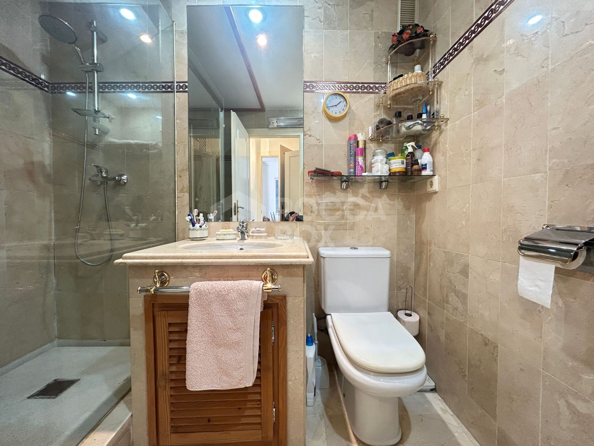 Spacious and bright one bedroom apartment for sale in Costalita, Estepona
