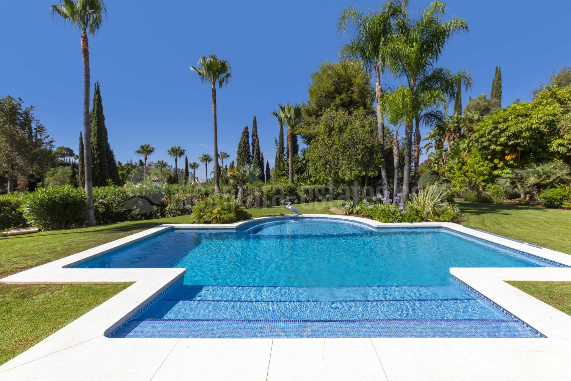 Villa in Puerto del Almendro, Benahavis