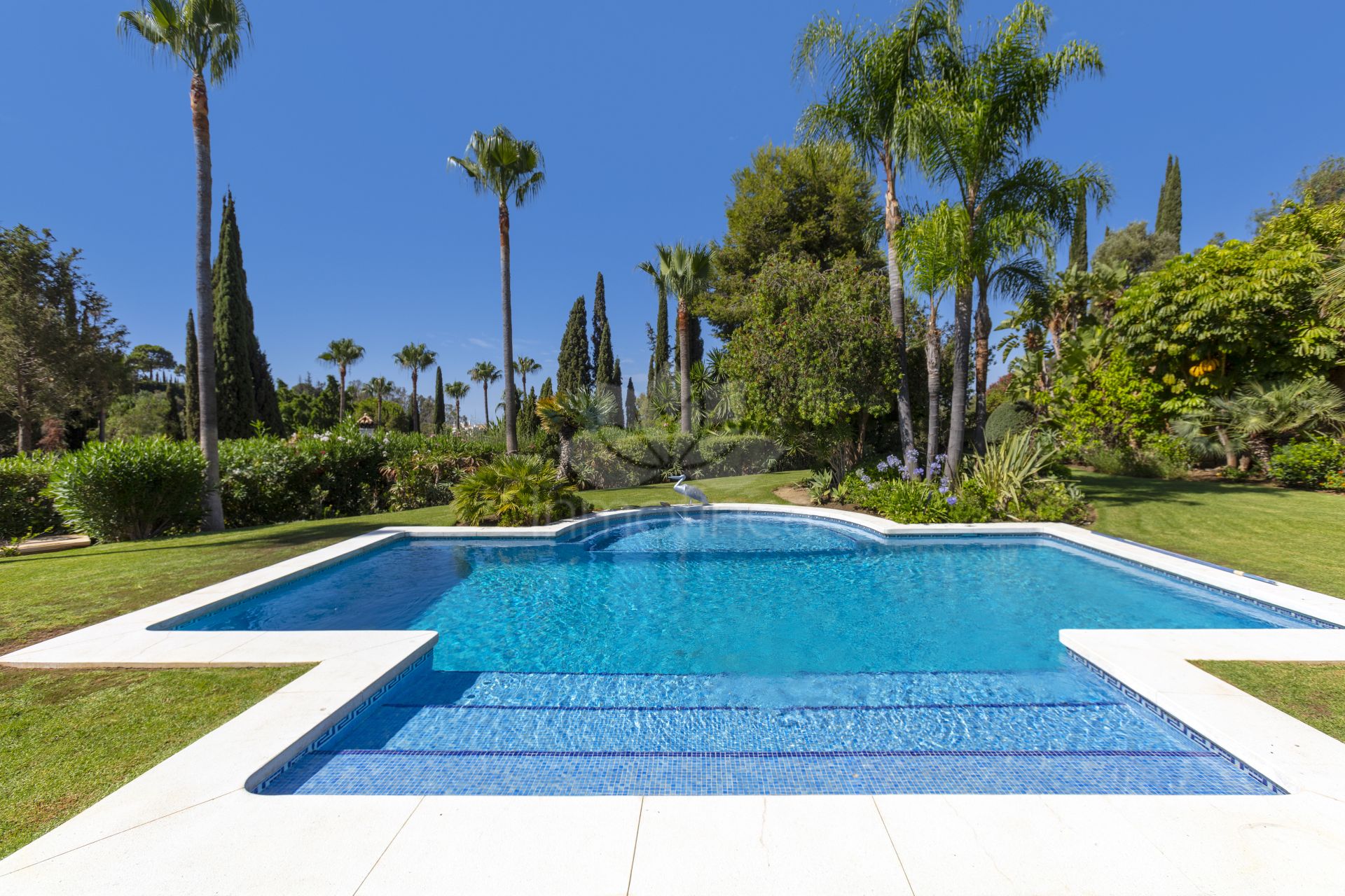 Villa in Puerto del Almendro, Benahavis