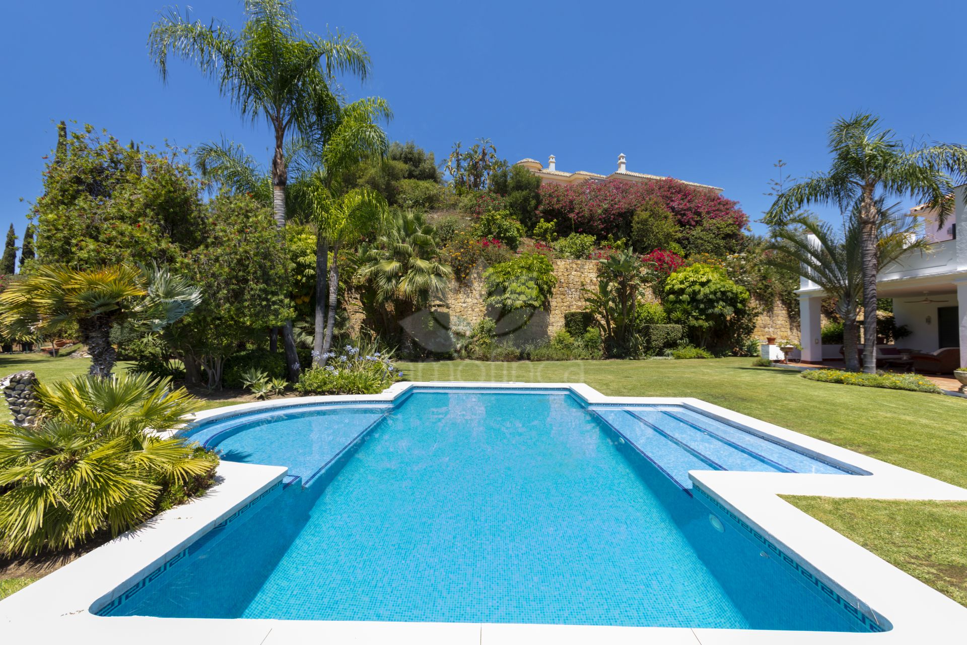 Villa in Puerto del Almendro, Benahavis